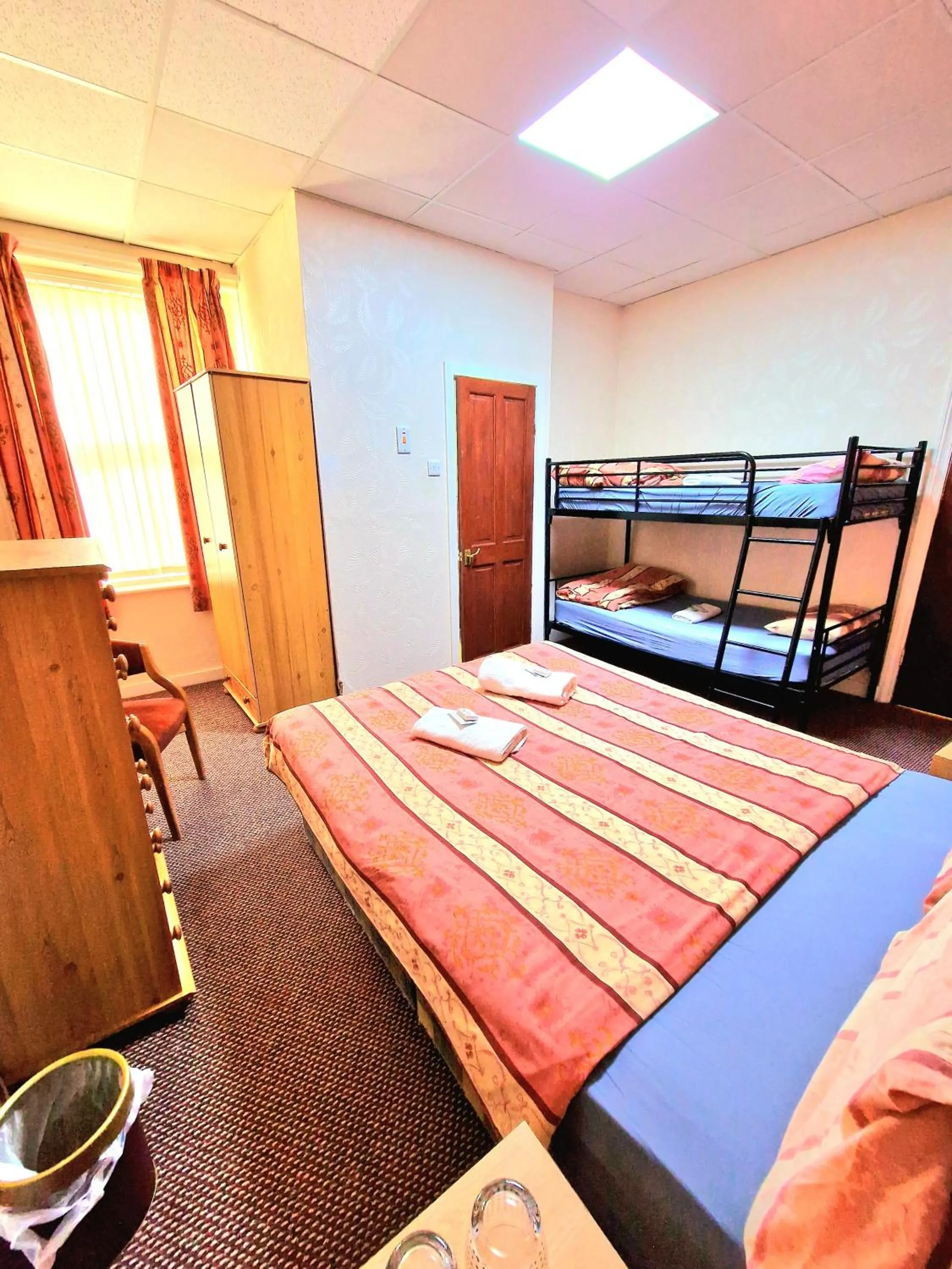 Bedroom, Bed in The Albany hotel