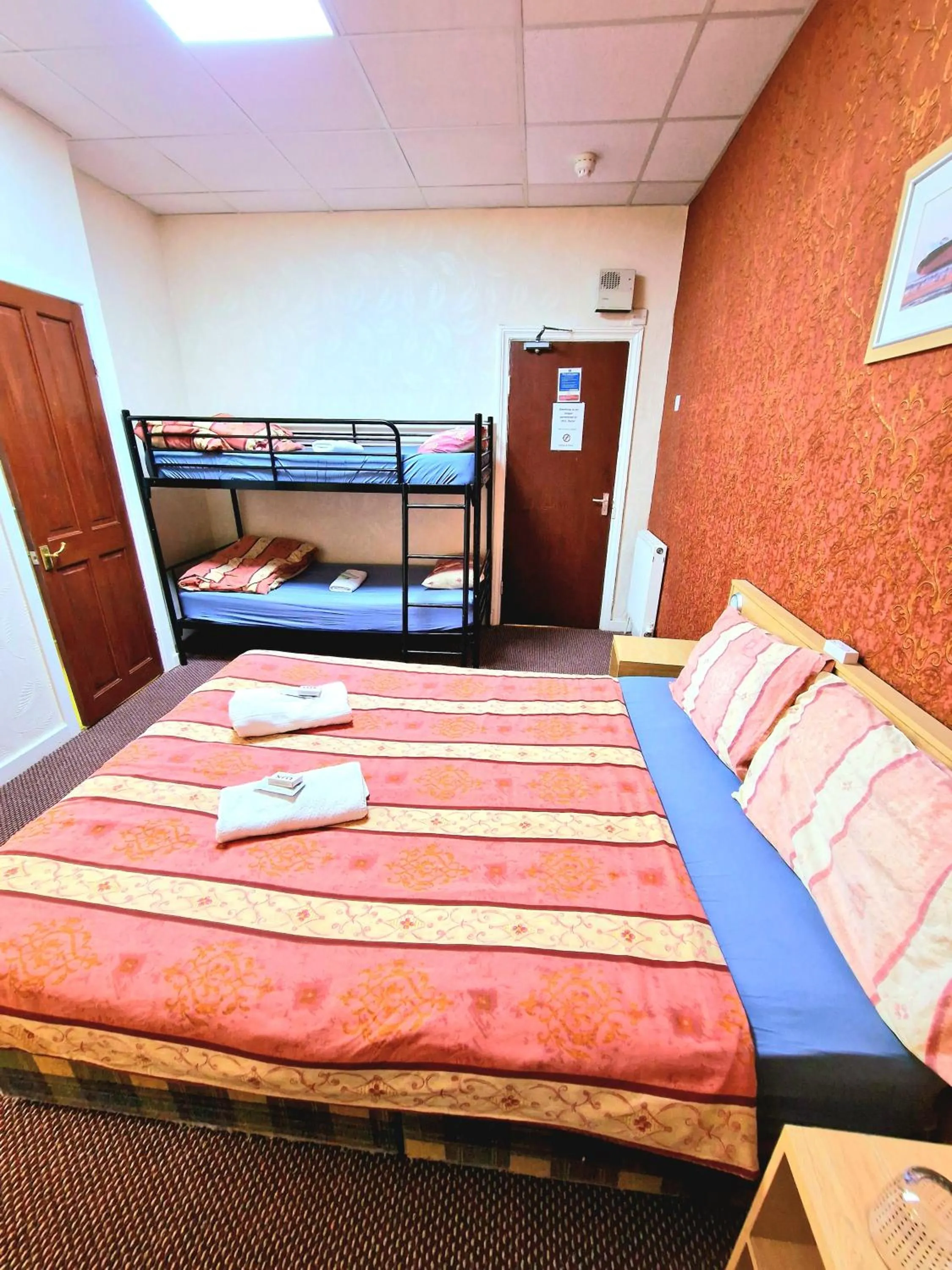 Bedroom, Bed in The Albany hotel