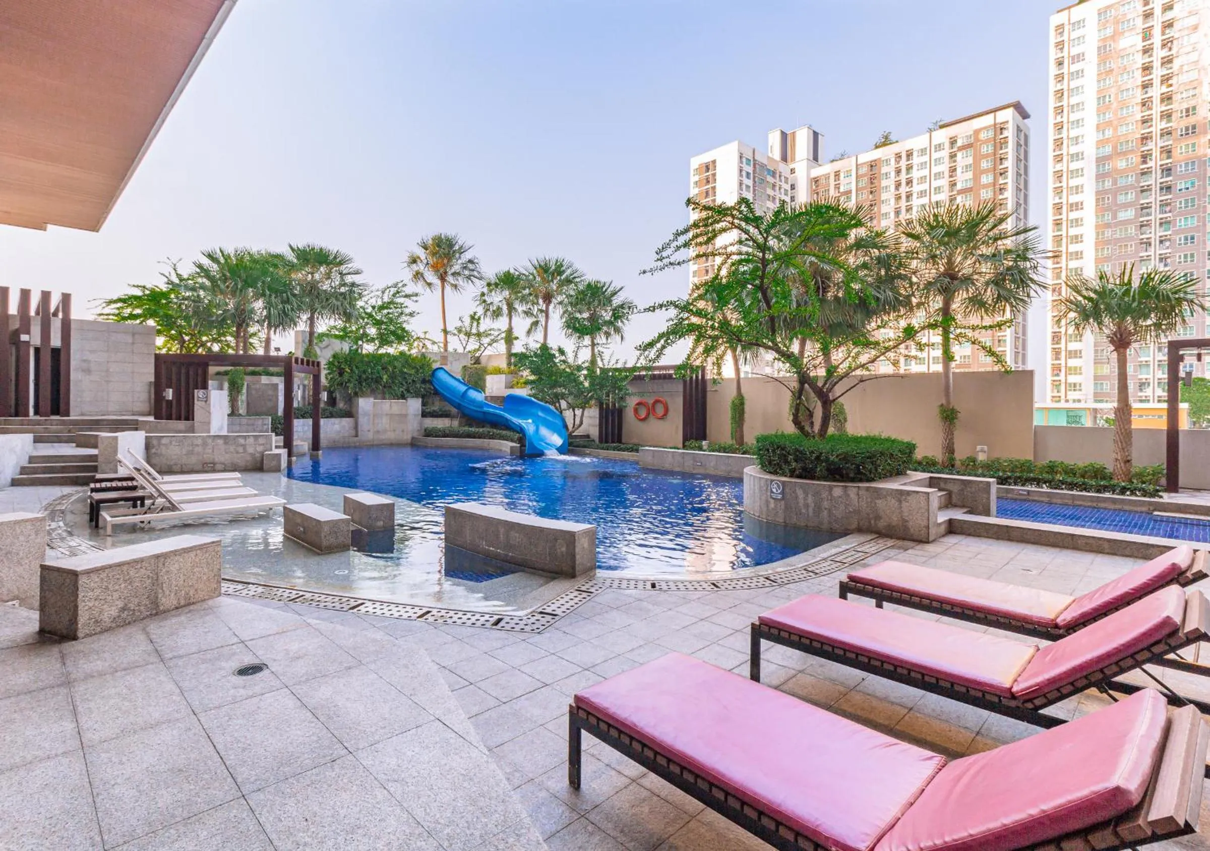 Day in Jasmine Grande Residence