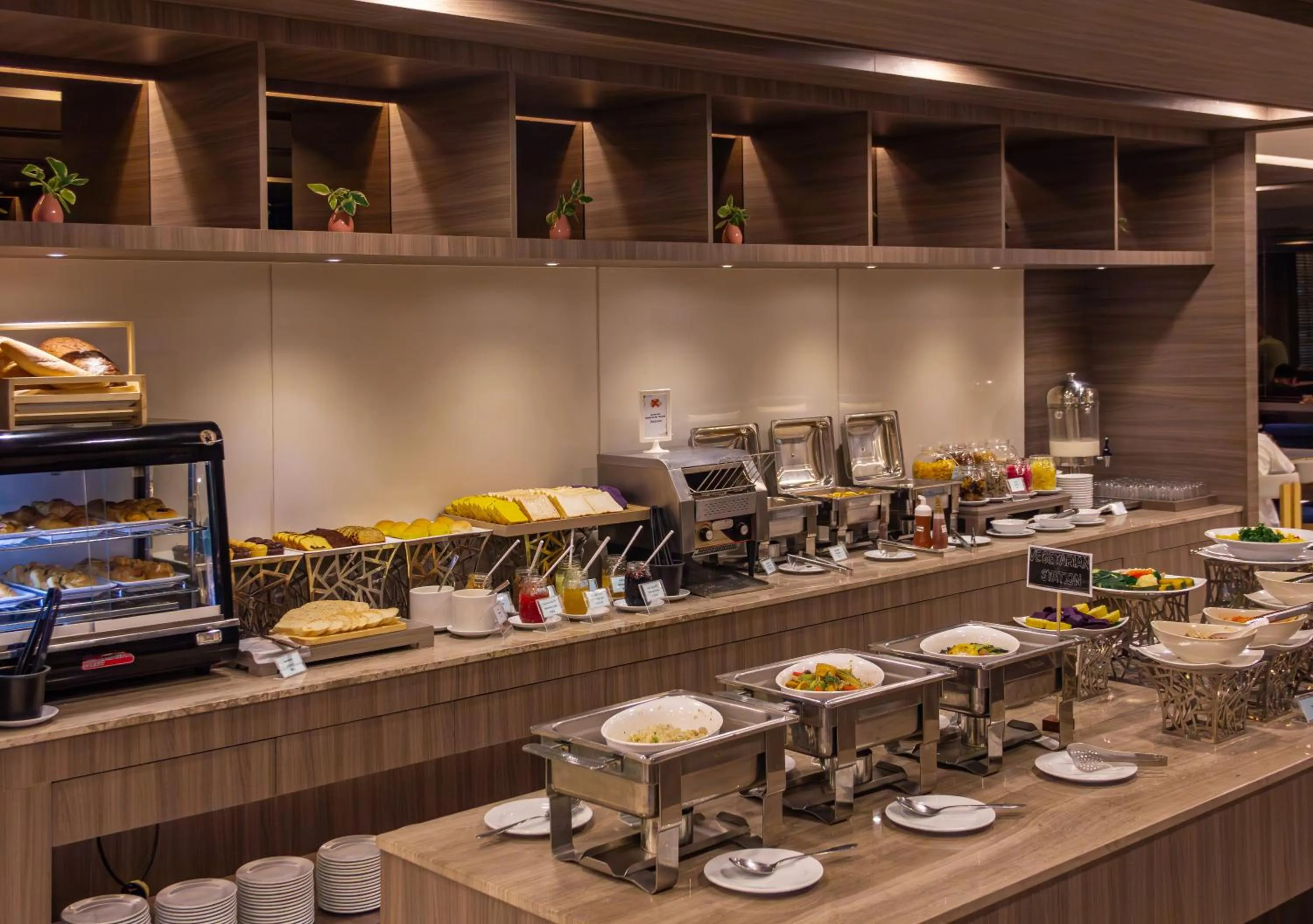 Food and drinks in Jasmine Grande Residence