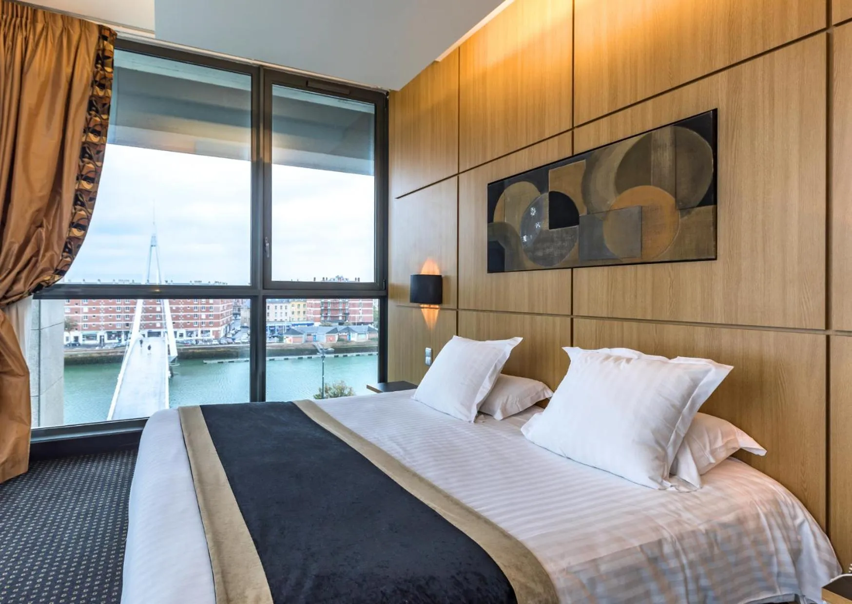 Photo of the whole room, Bed in Hotel Spa Le Pasino