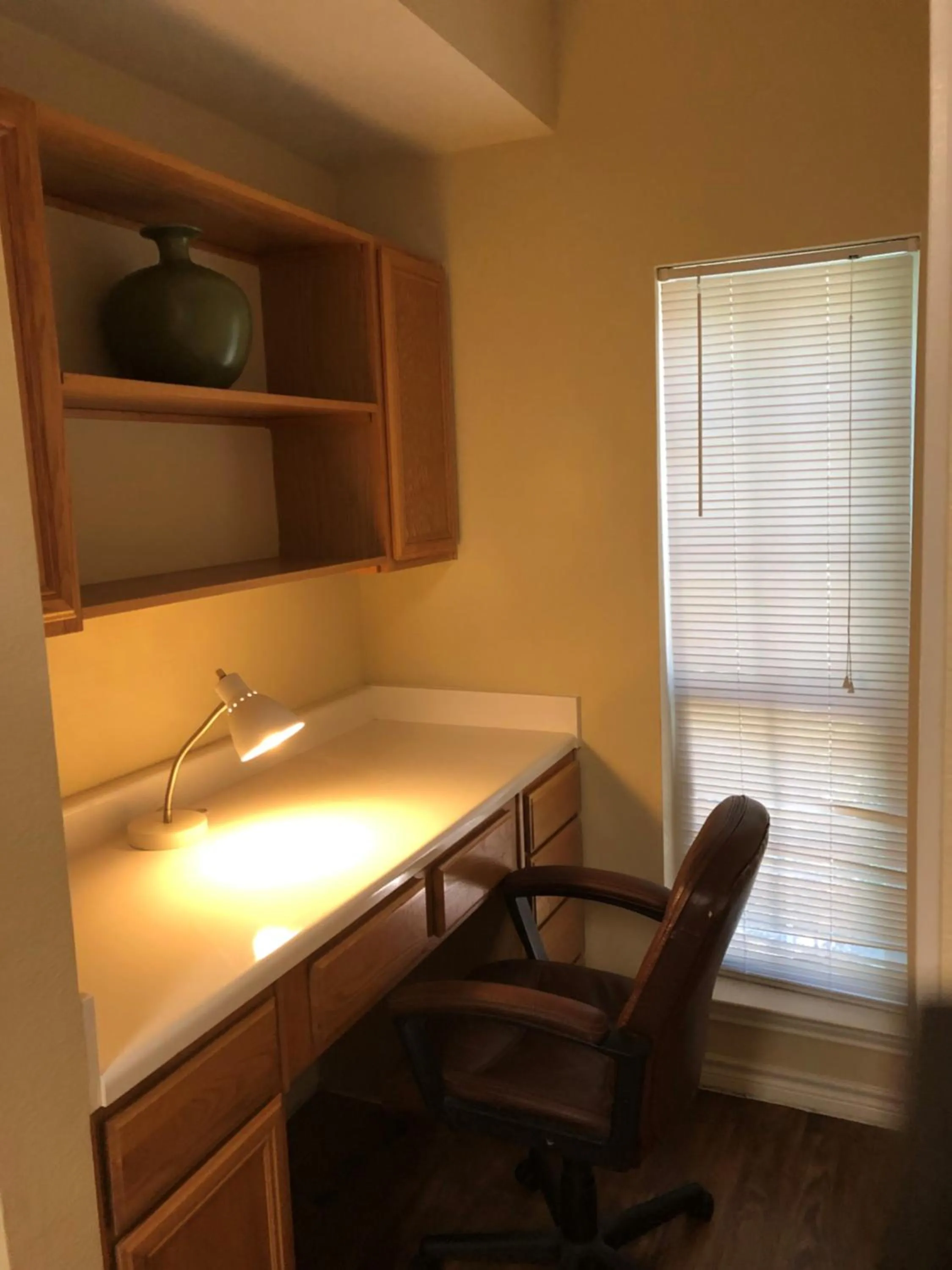 Business facilities in The Reside Fully Furnished Condos - Medical Stays Welcome