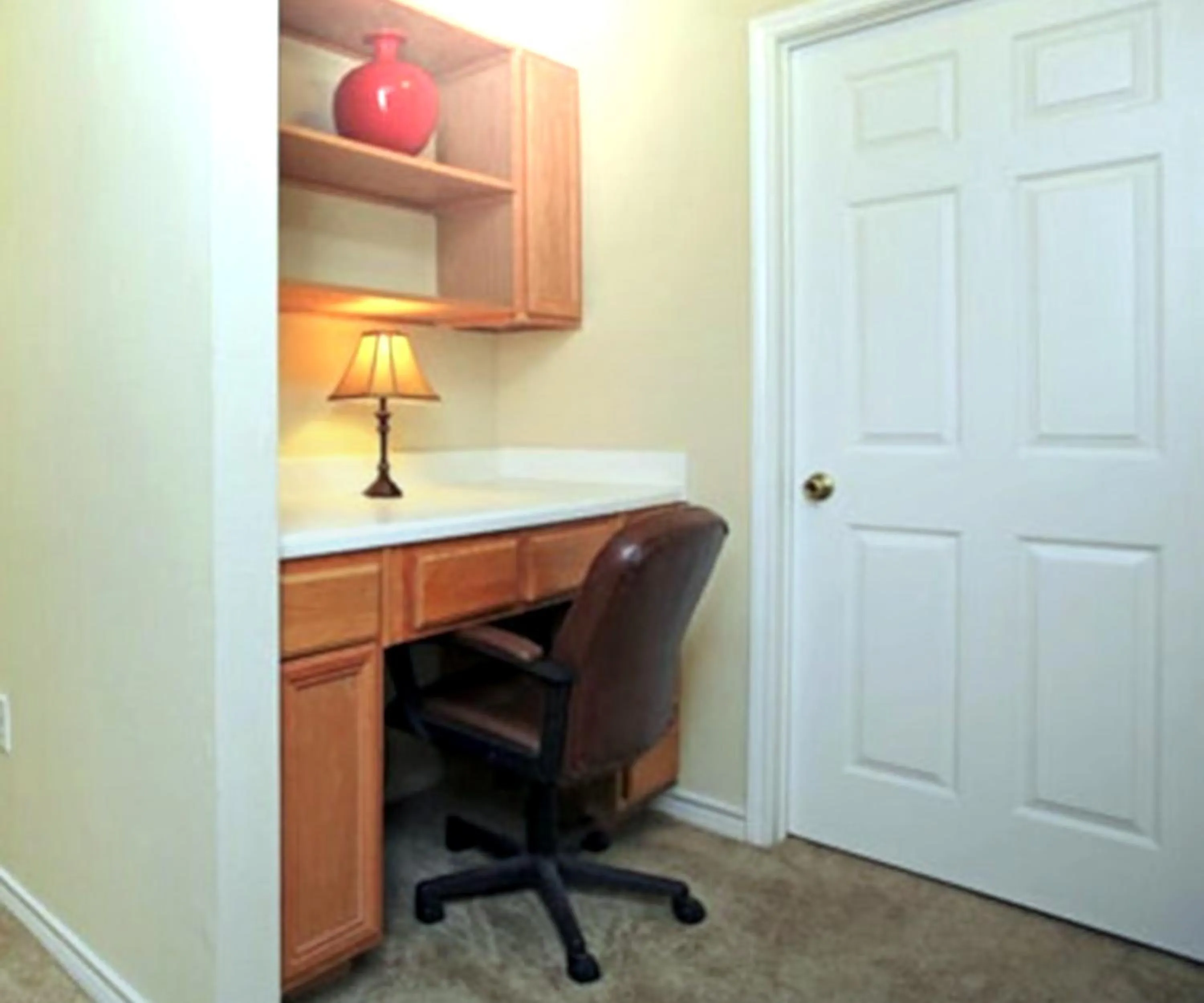 Business facilities in The Reside Fully Furnished Condos - Medical Stays Welcome