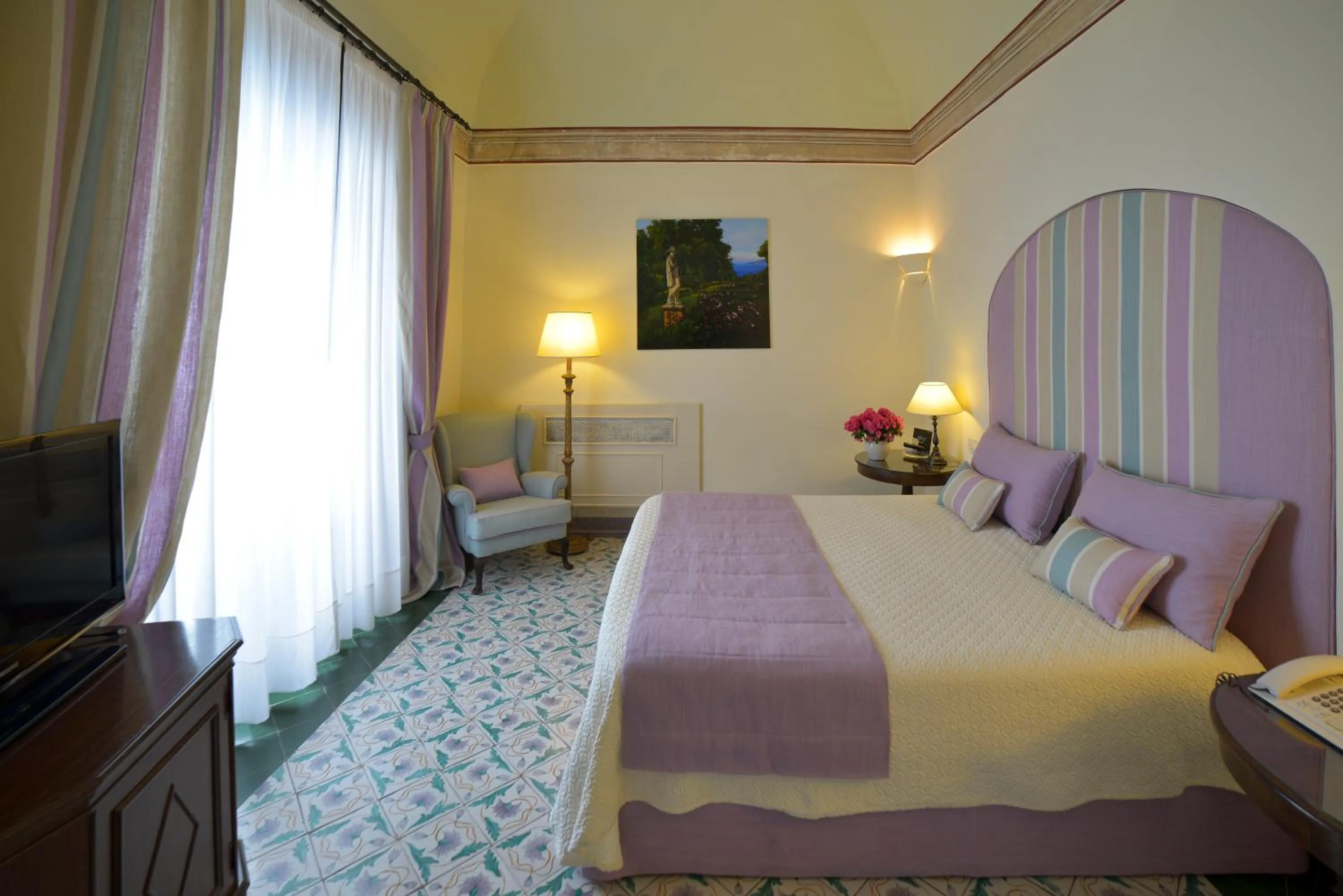 Photo of the whole room, Bed in Hotel Villa Cimbrone