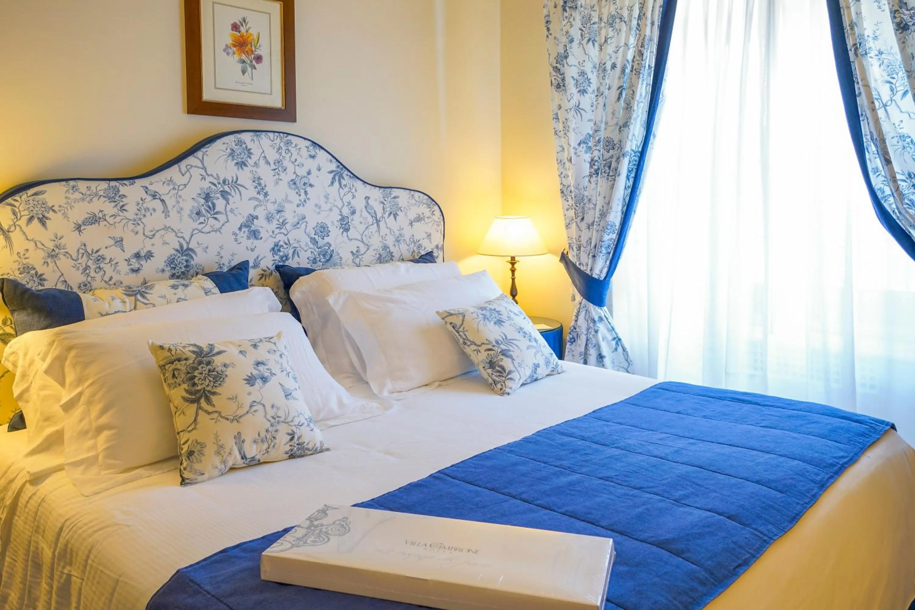 Bed in Hotel Villa Cimbrone