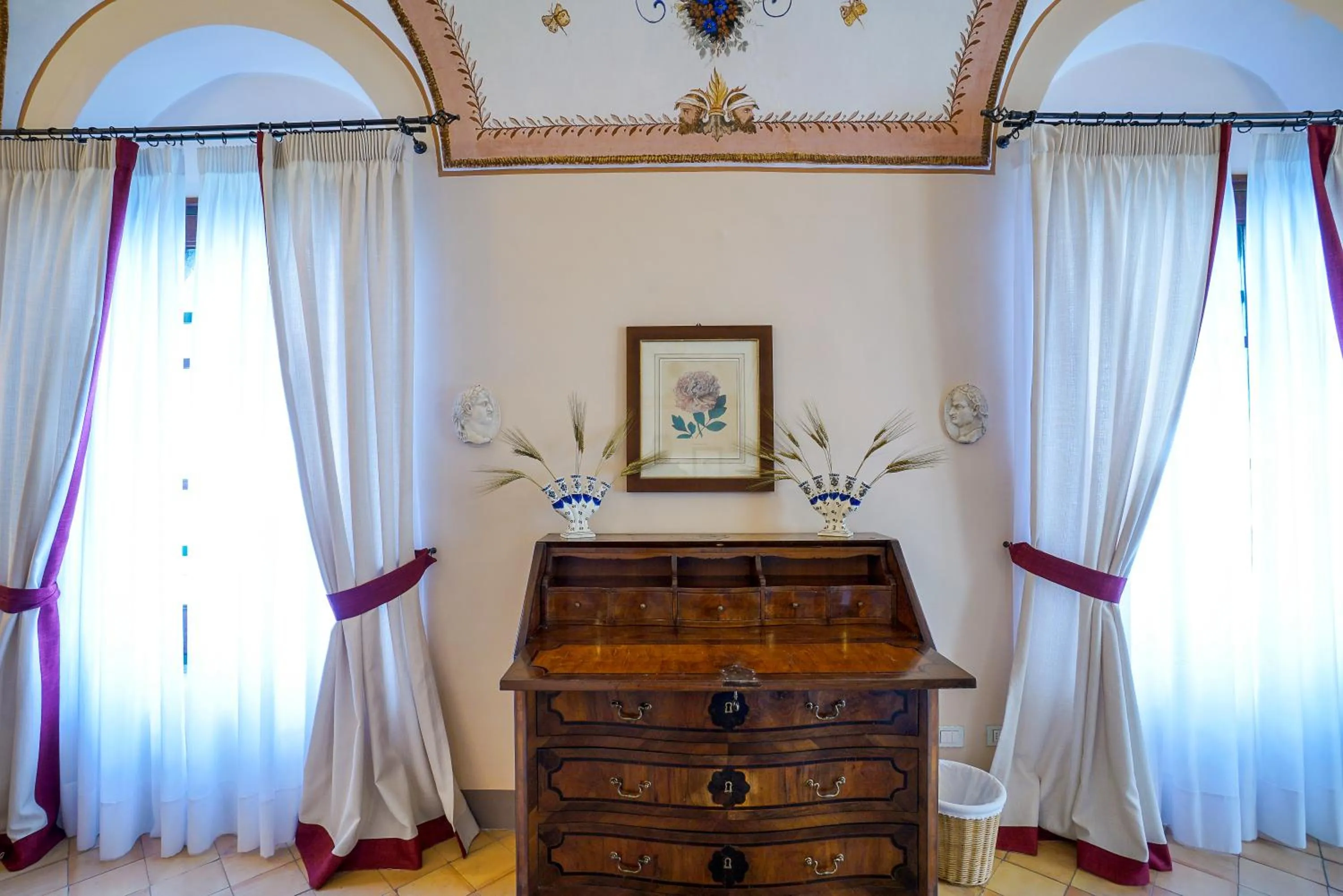 Photo of the whole room in Hotel Villa Cimbrone