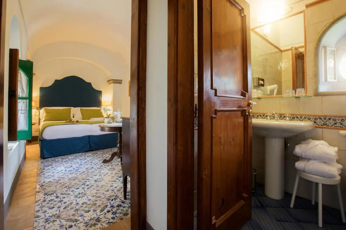 Photo of the whole room, Bed in Hotel Villa Cimbrone