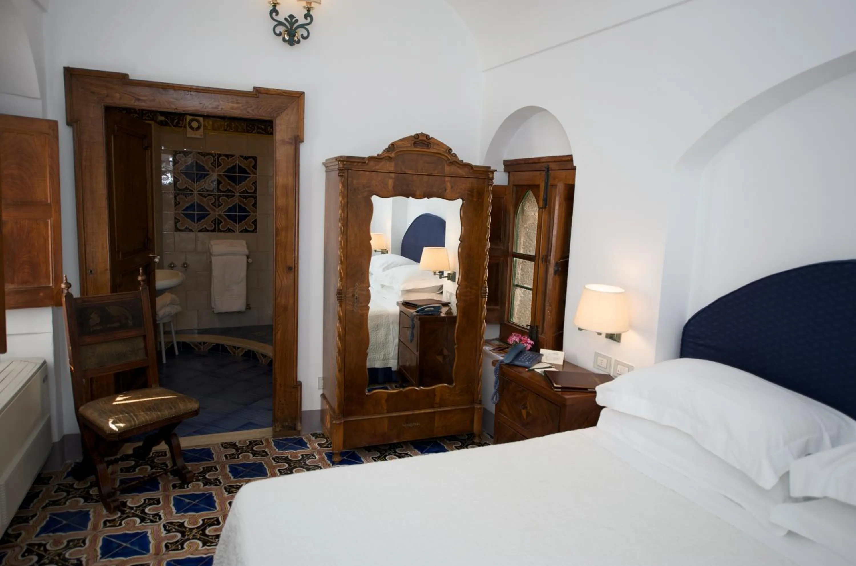 Photo of the whole room, Bed in Hotel Villa Cimbrone