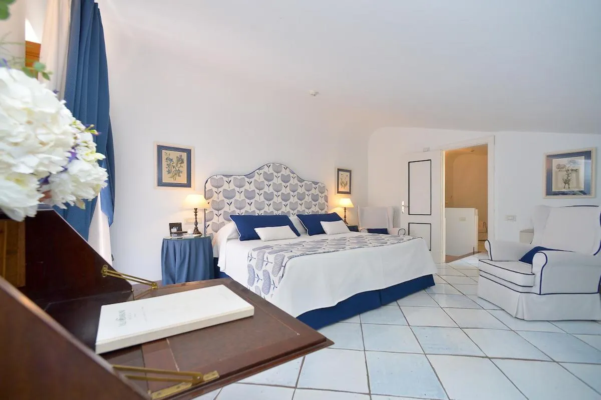 Bed in Hotel Villa Cimbrone