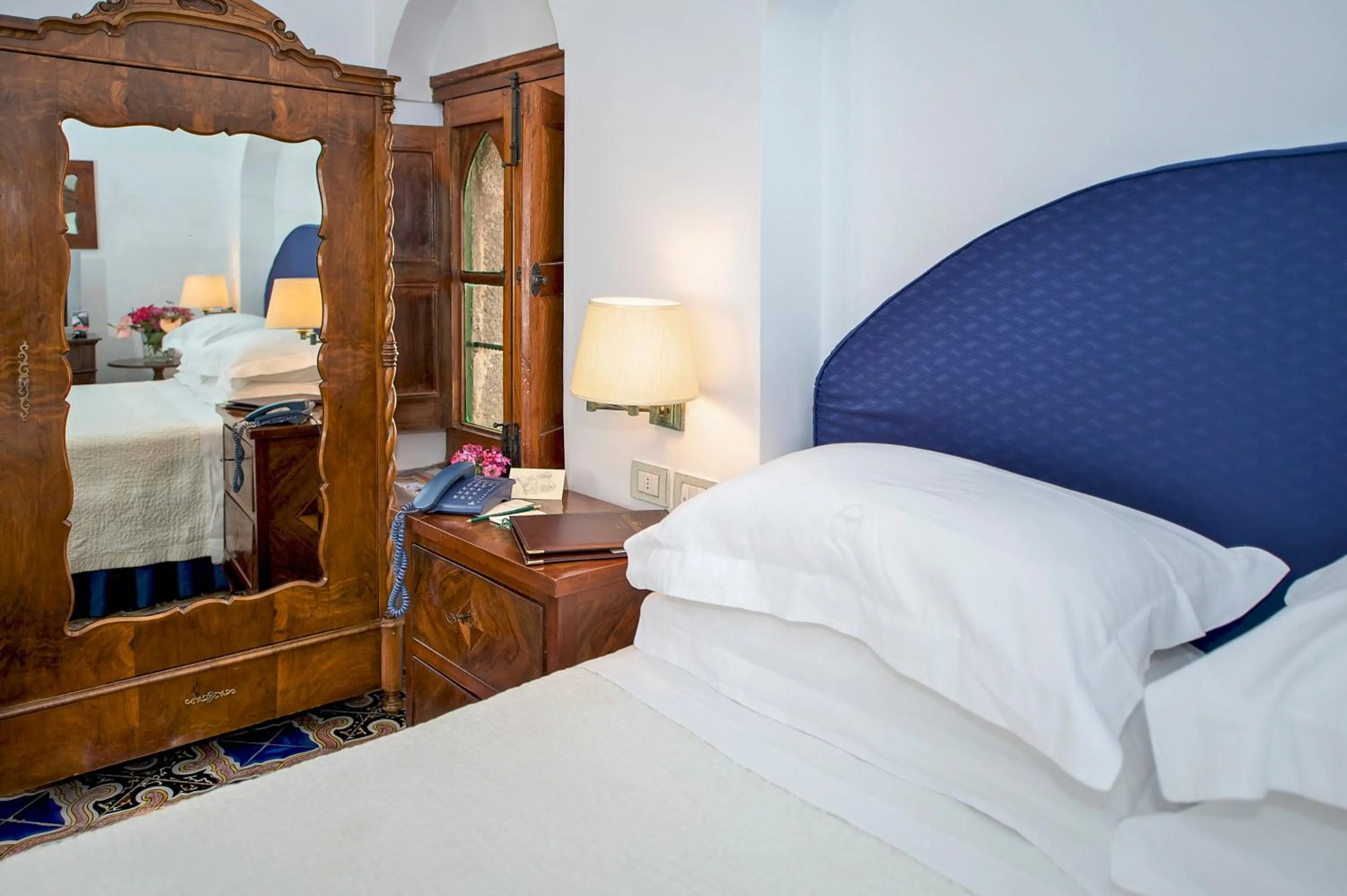 Bed in Hotel Villa Cimbrone