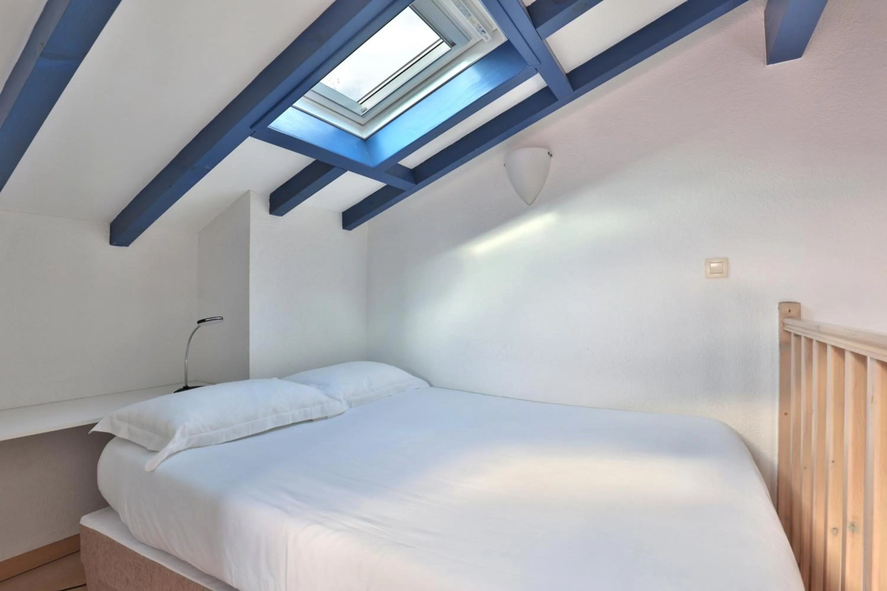 Bed in Hôtel & Appart-hôtel Olatua