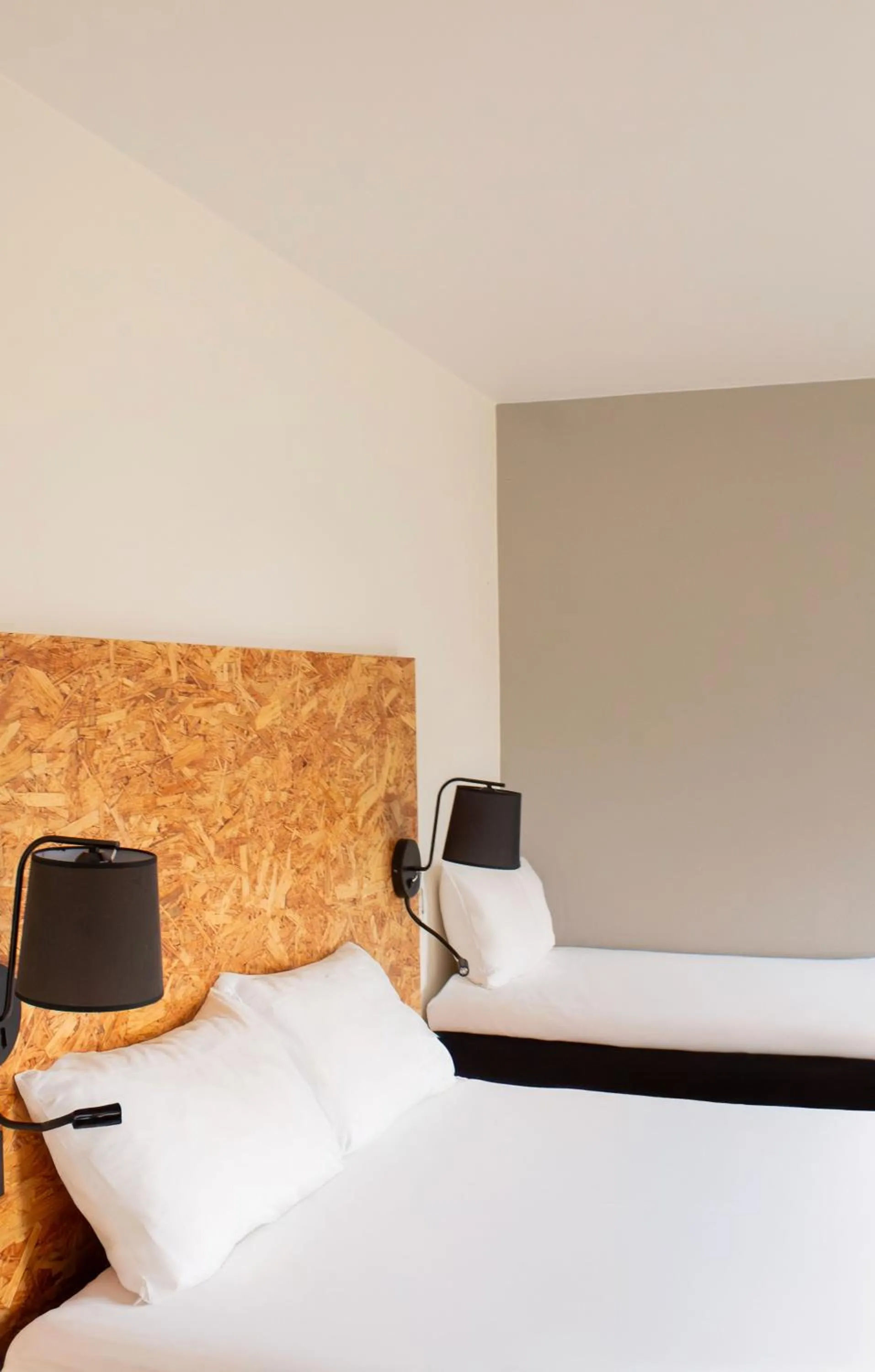 Bed in Hôtel Les Genêts Bayonne