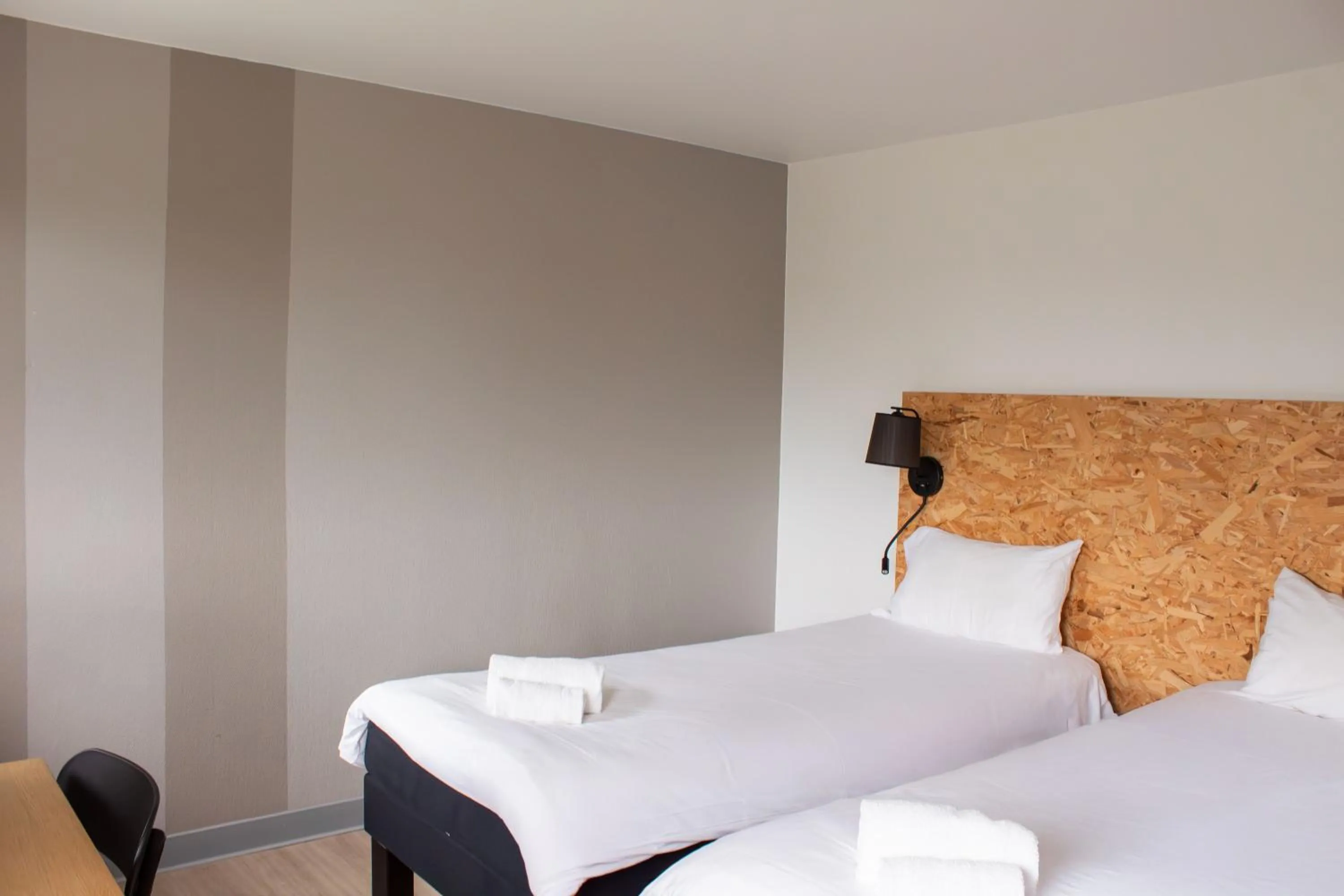 Bed in Hôtel Les Genêts Bayonne