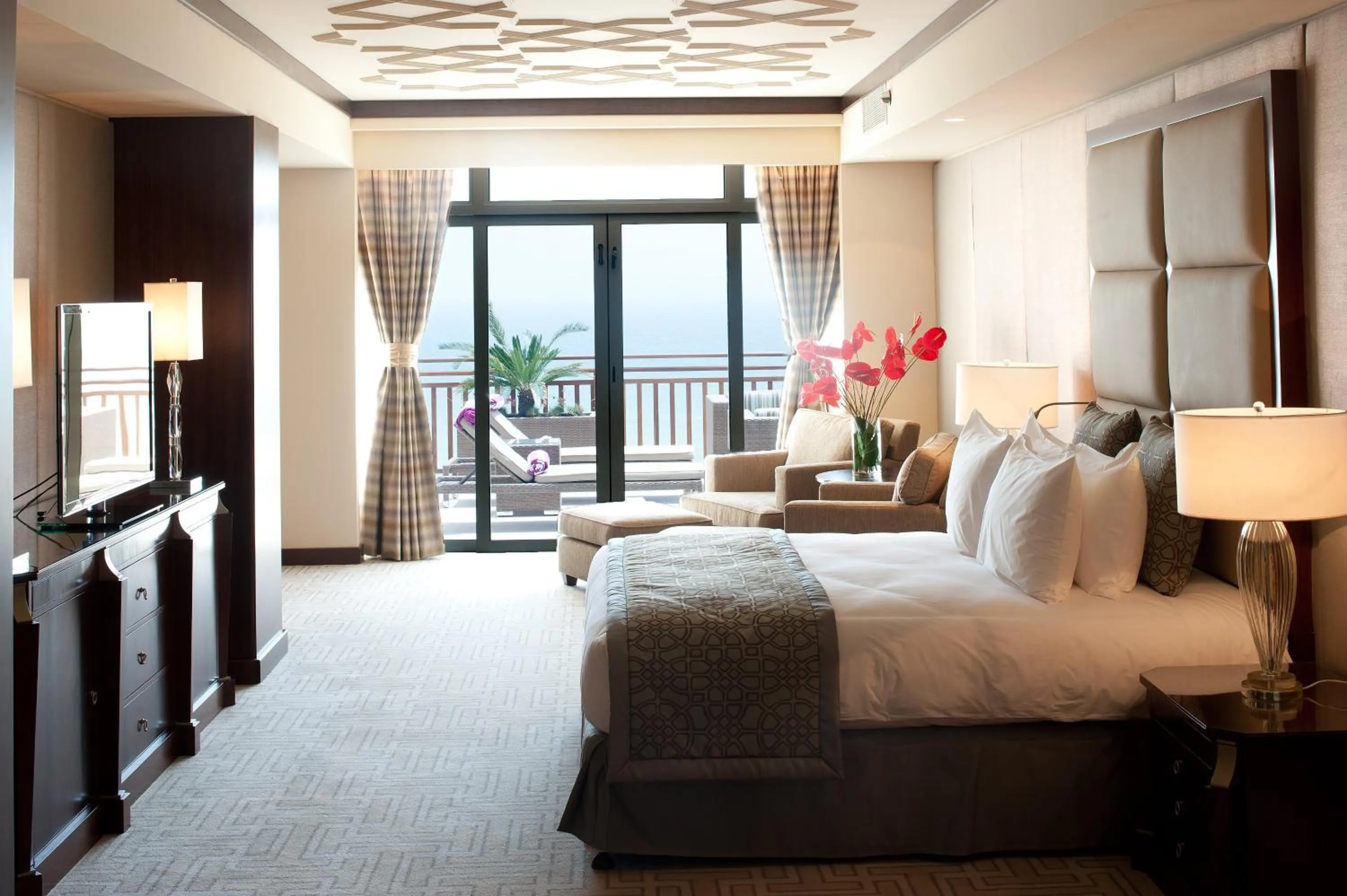 Bedroom, Bed in Crowne Plaza Duqm by IHG