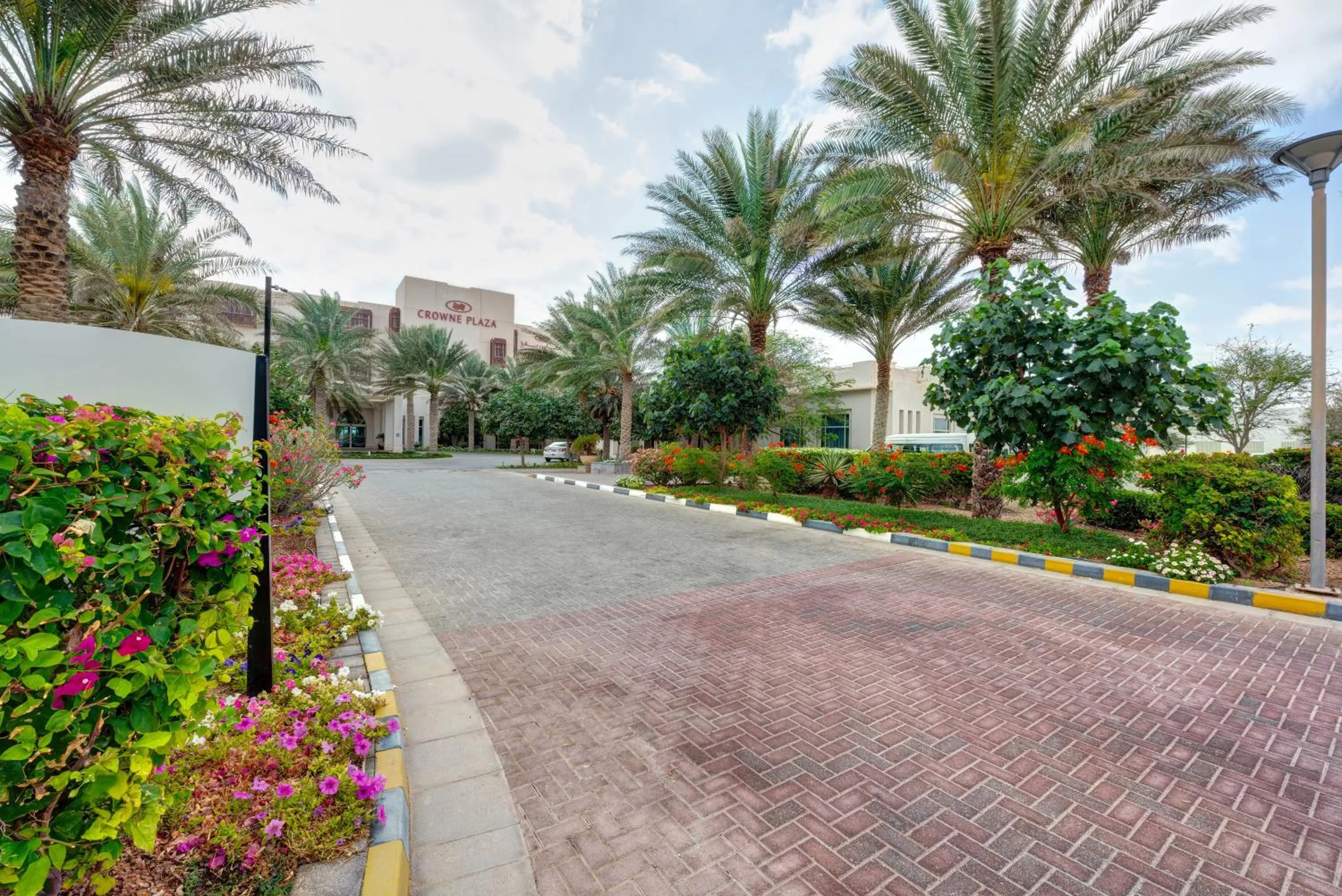 Lobby or reception in Crowne Plaza Duqm by IHG