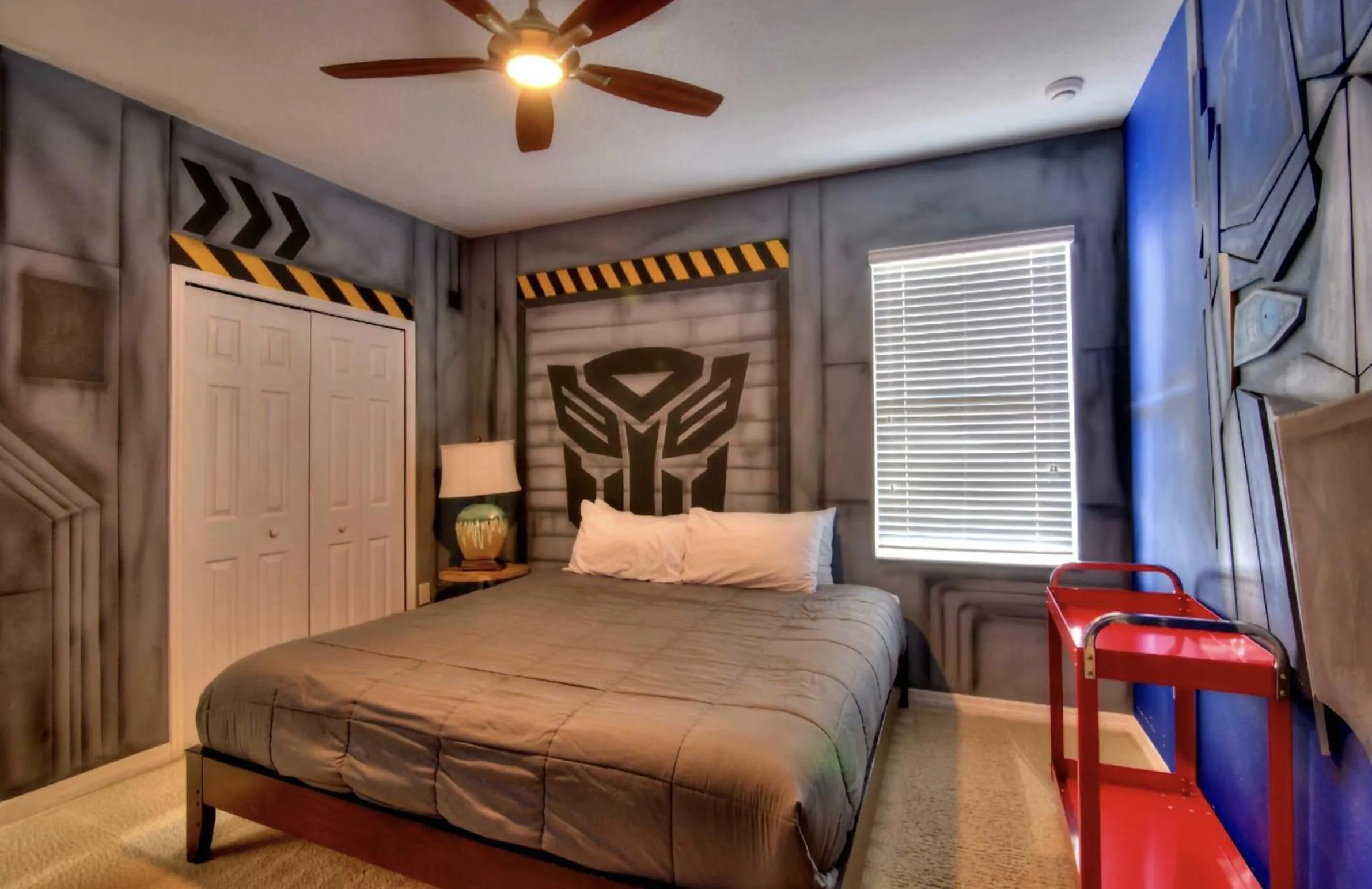 Bed in Dream Bowling Villa 14BR Heated Pool & Theater