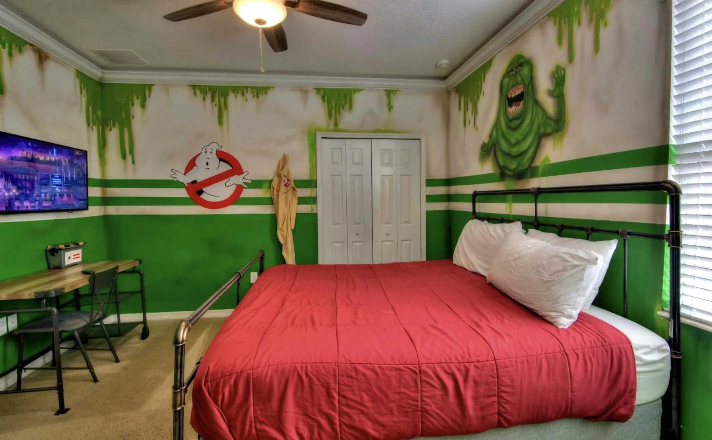 Bed in Dream Bowling Villa 14BR Heated Pool & Theater