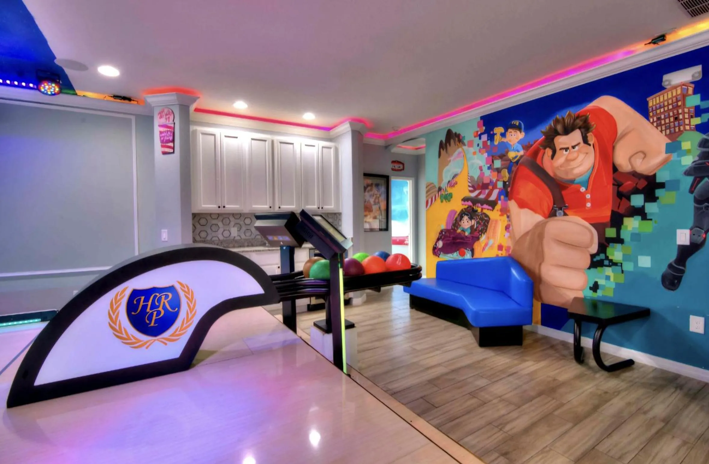 Dream Bowling Villa 14BR Heated Pool & Theater