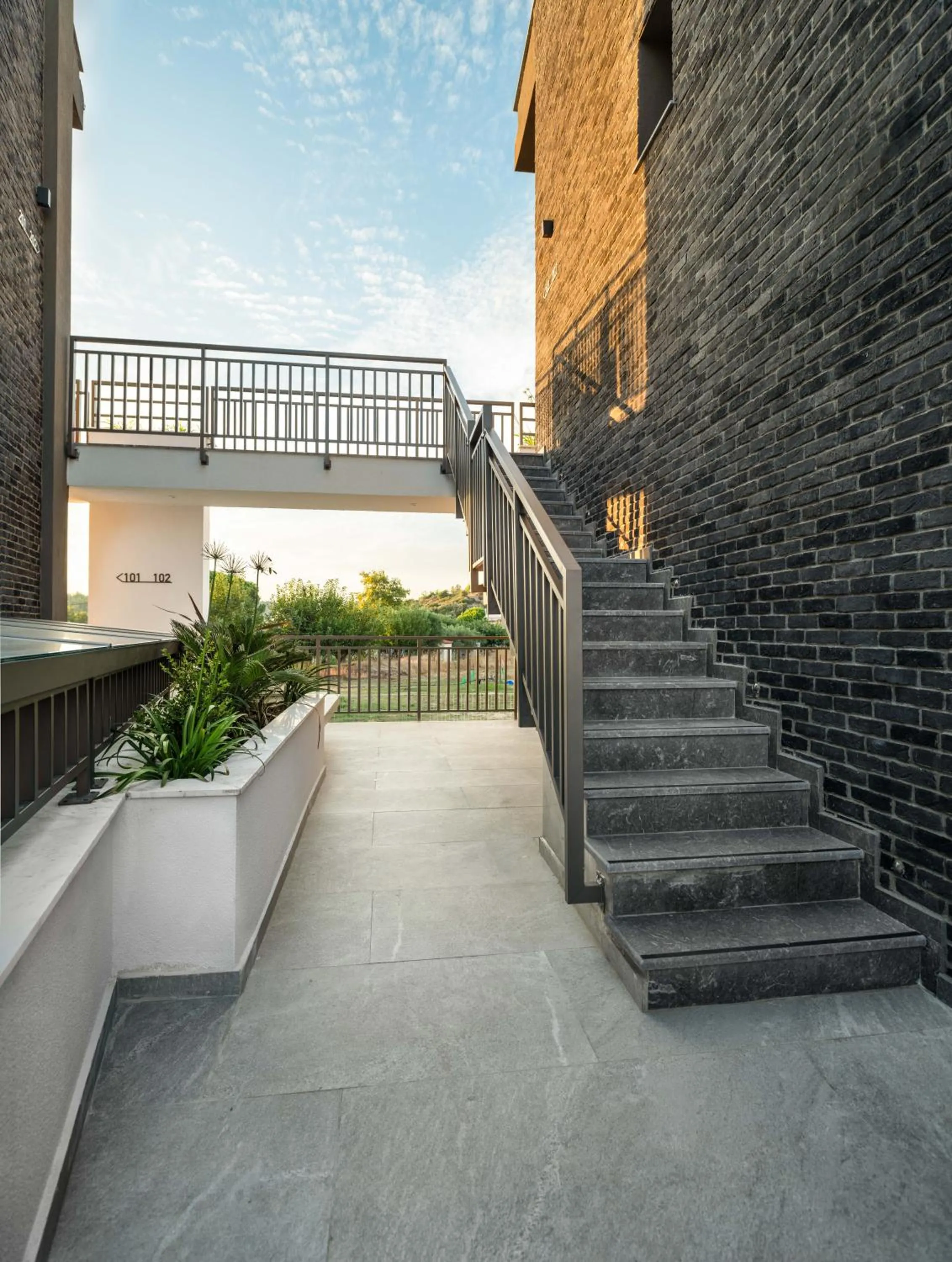 Eco Green Residences & Suites