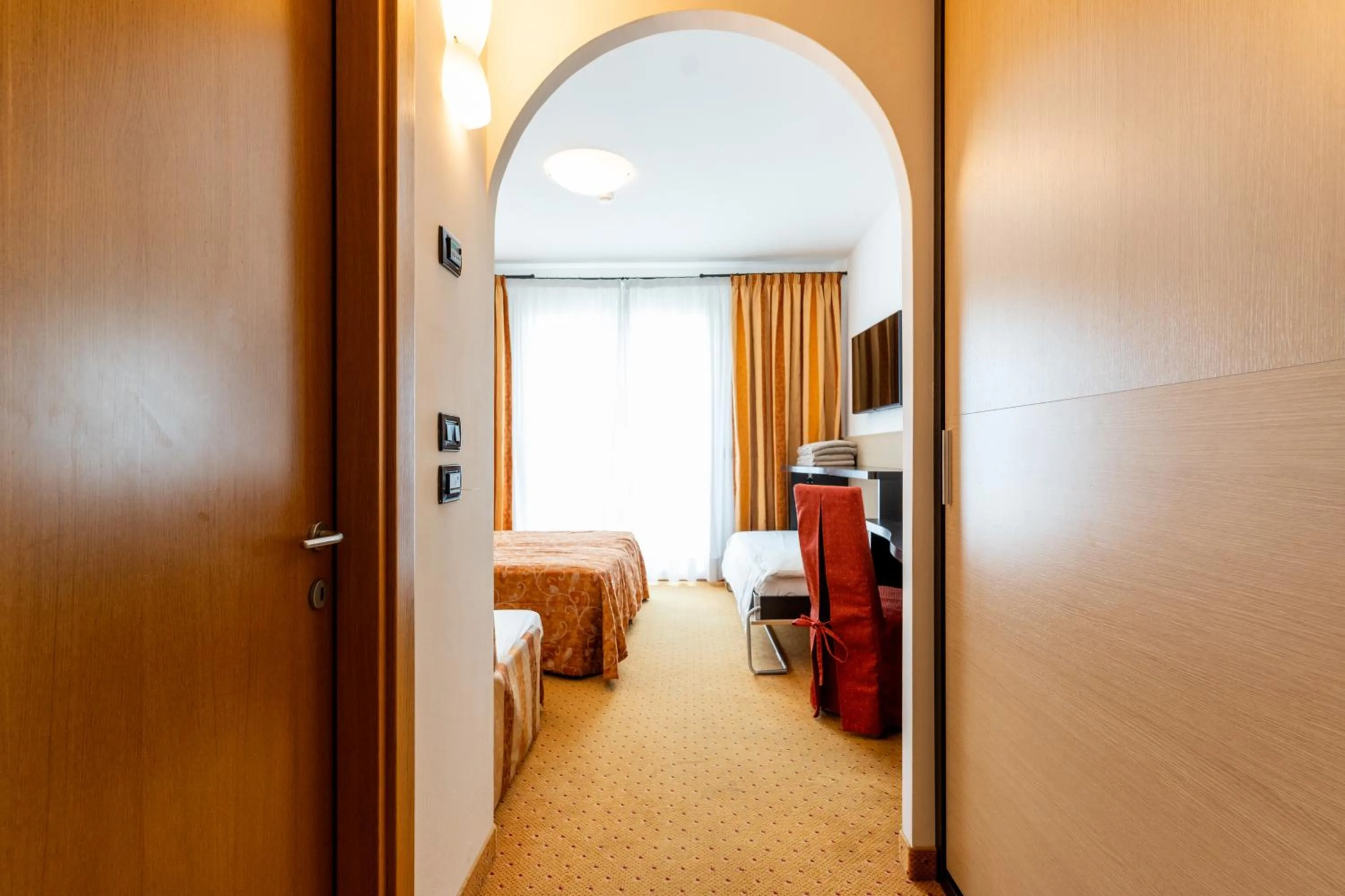 Photo of the whole room, Bed in Hotel Olympus