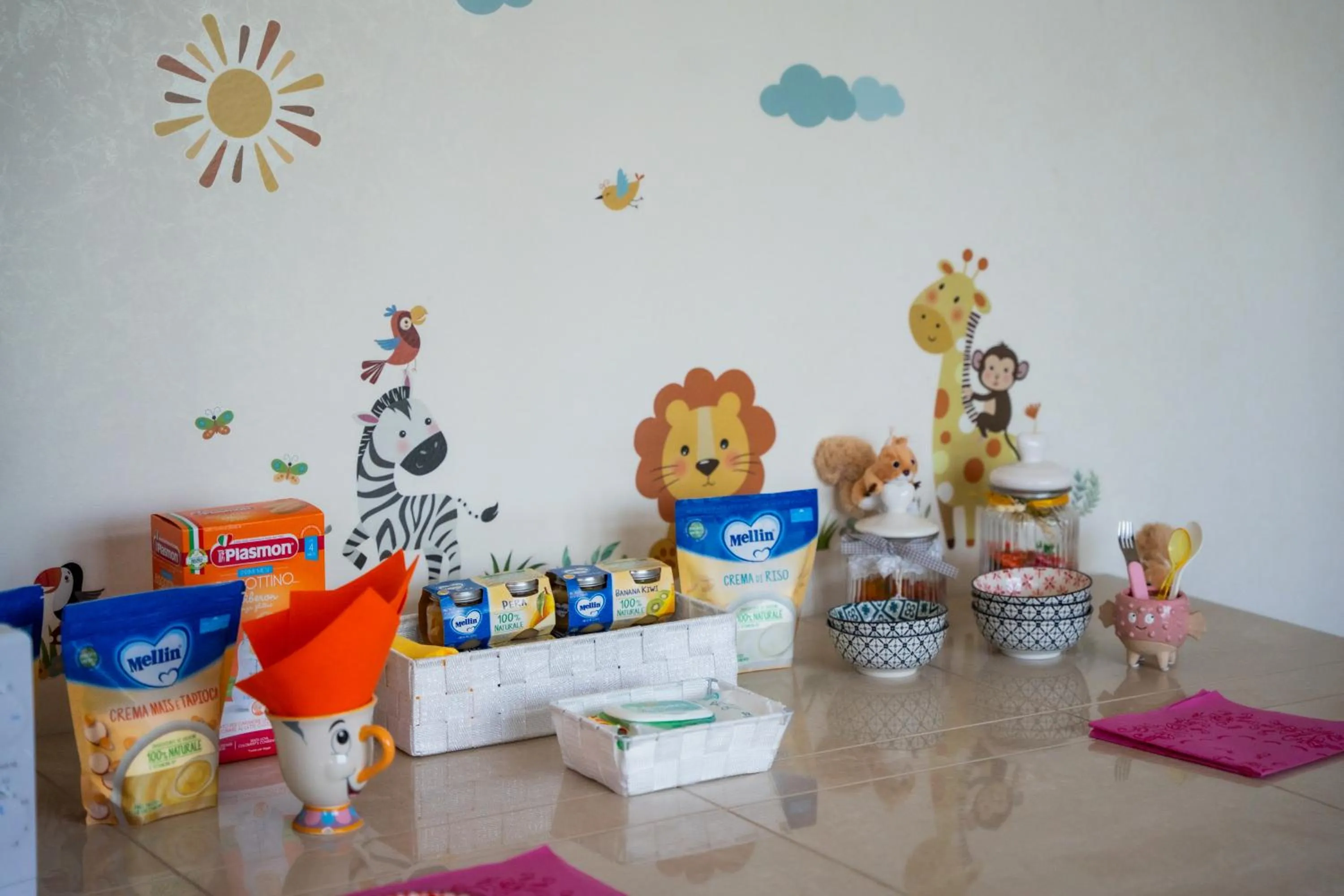 Restaurant/places to eat in Hotel Olympus