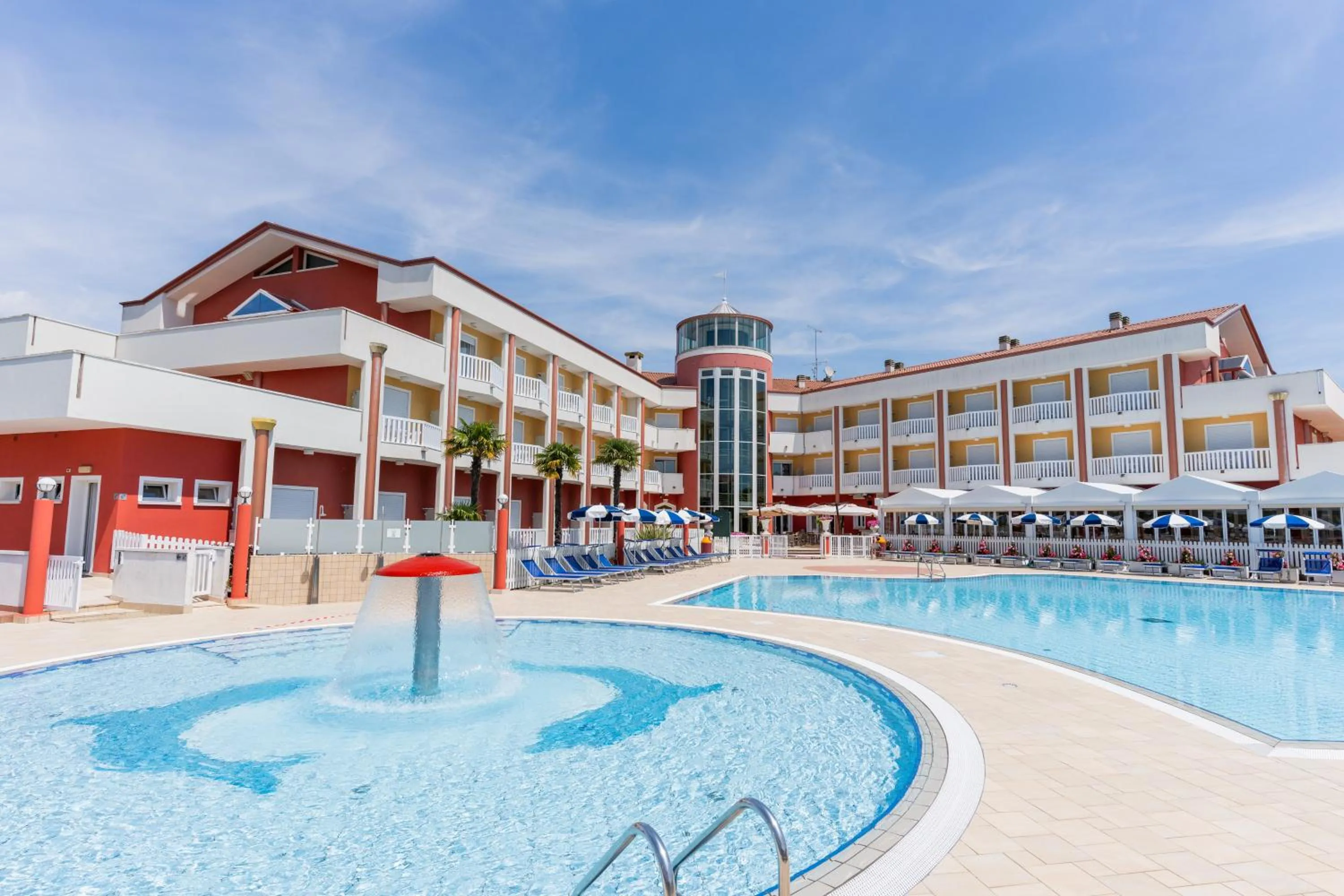 Swimming pool in Hotel Olympus