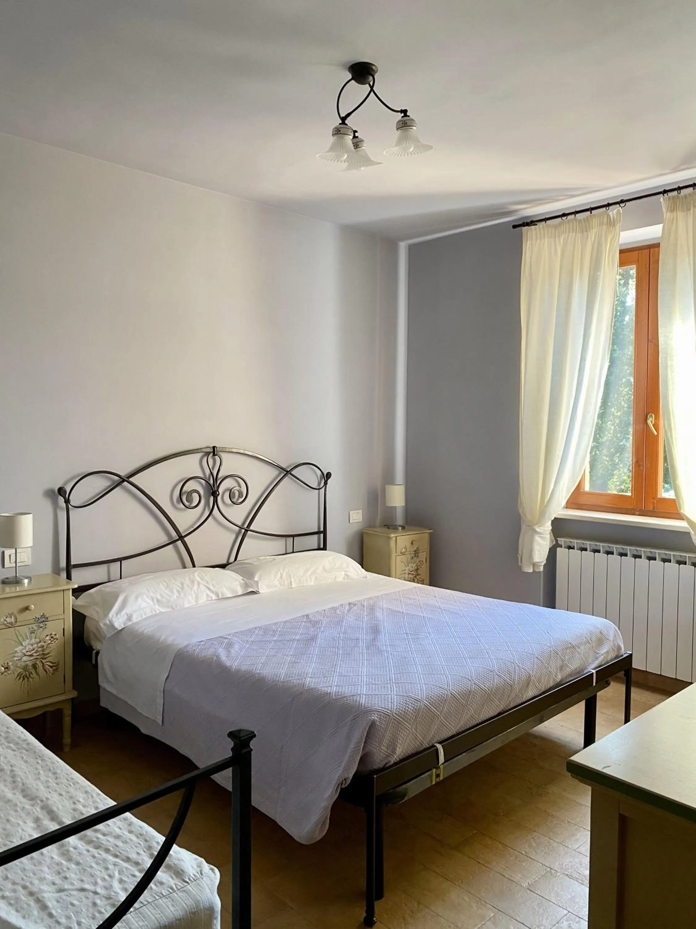 Bedroom, Bed in Cumana Blu Apartments