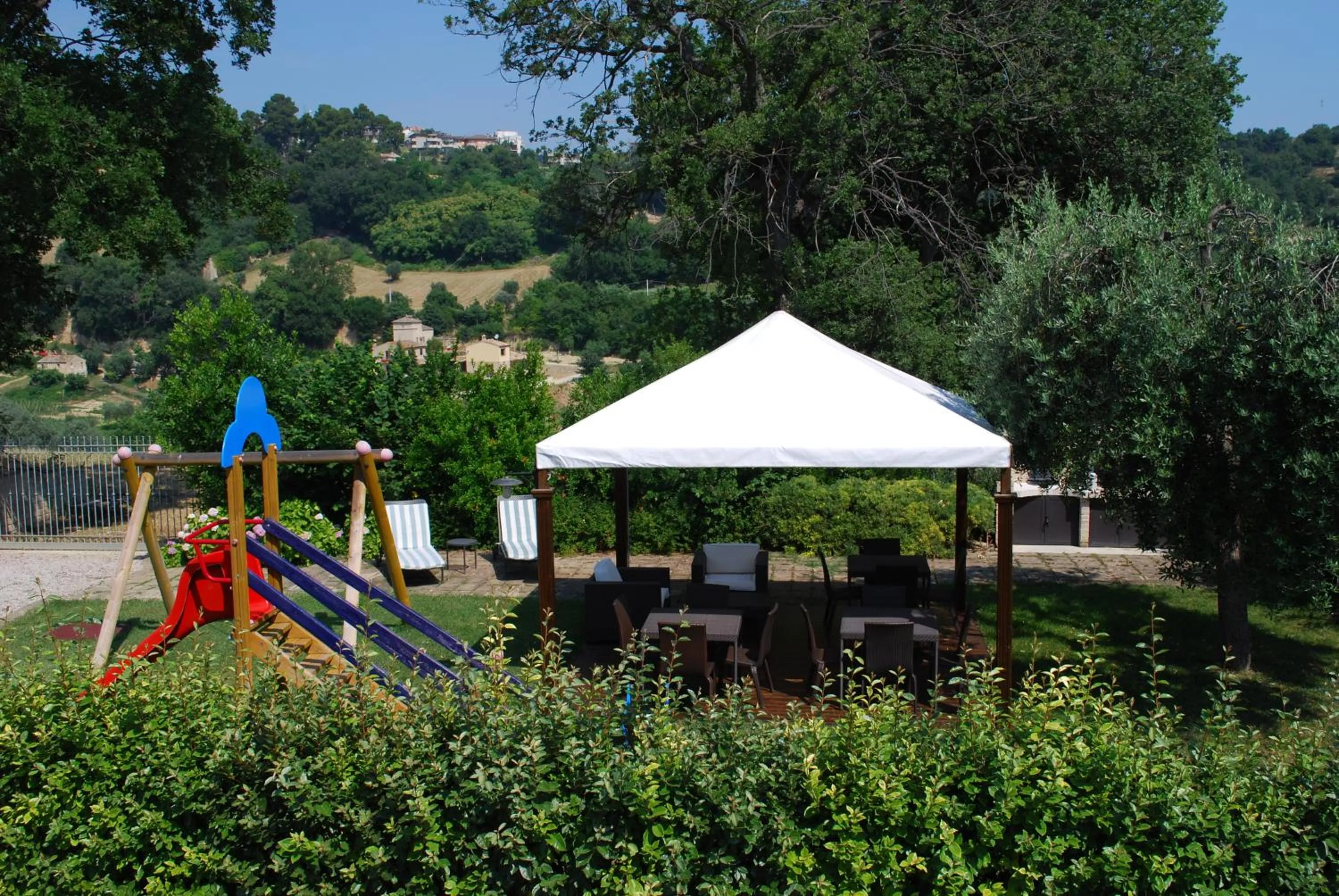 BBQ facilities in Cumana Blu Apartments