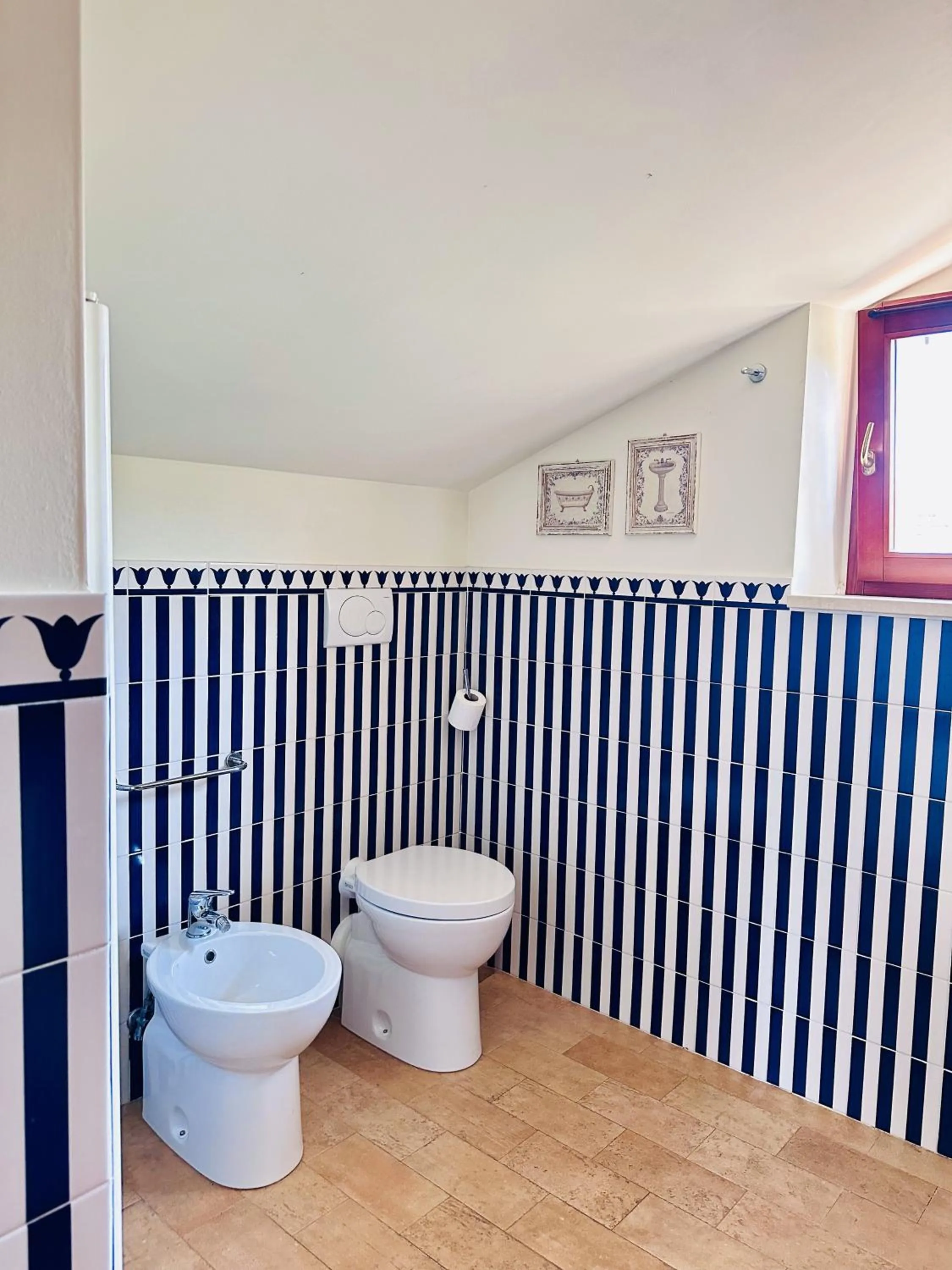 Bathroom in Cumana Blu Apartments