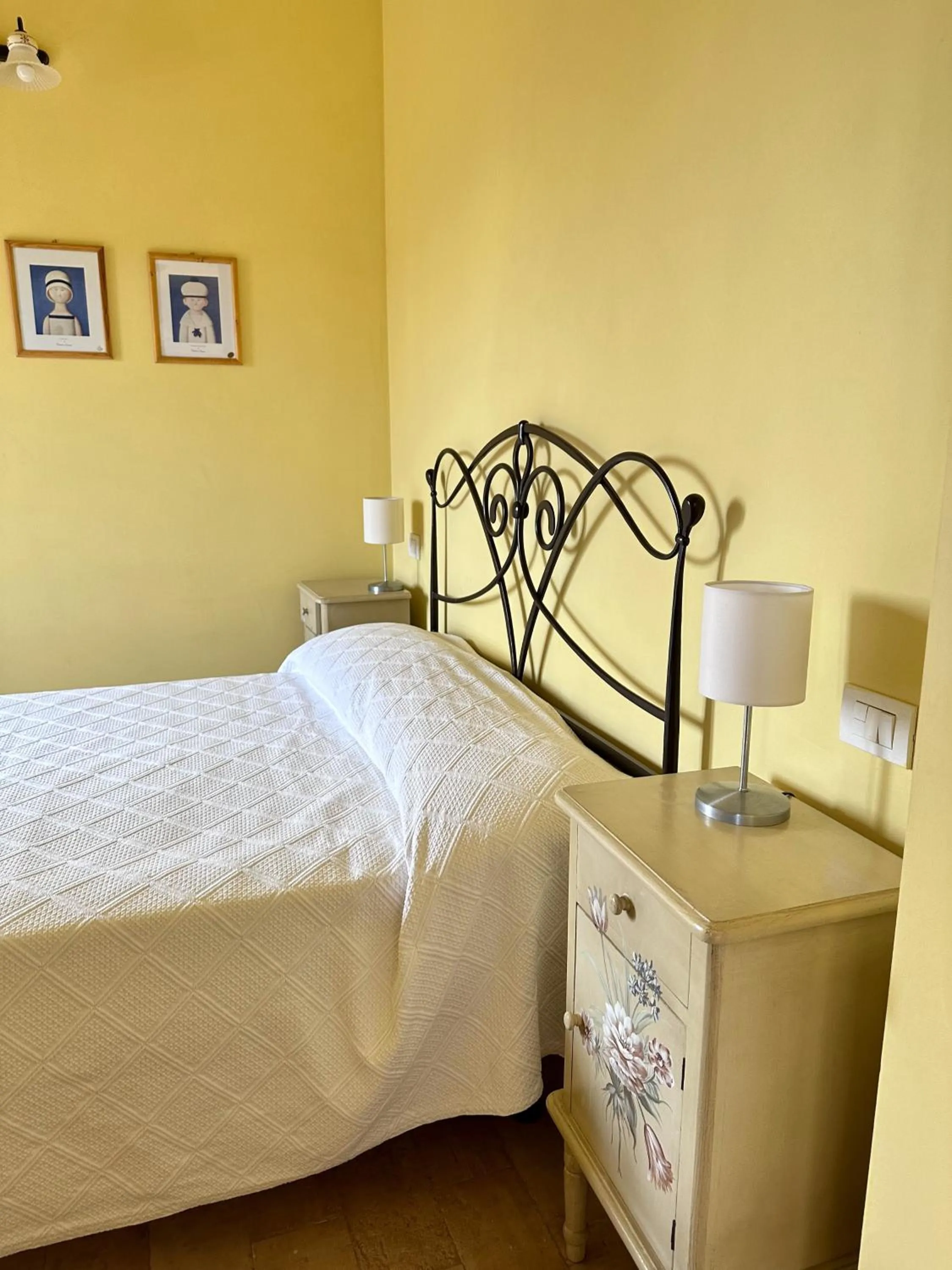 Bed in Cumana Blu Apartments