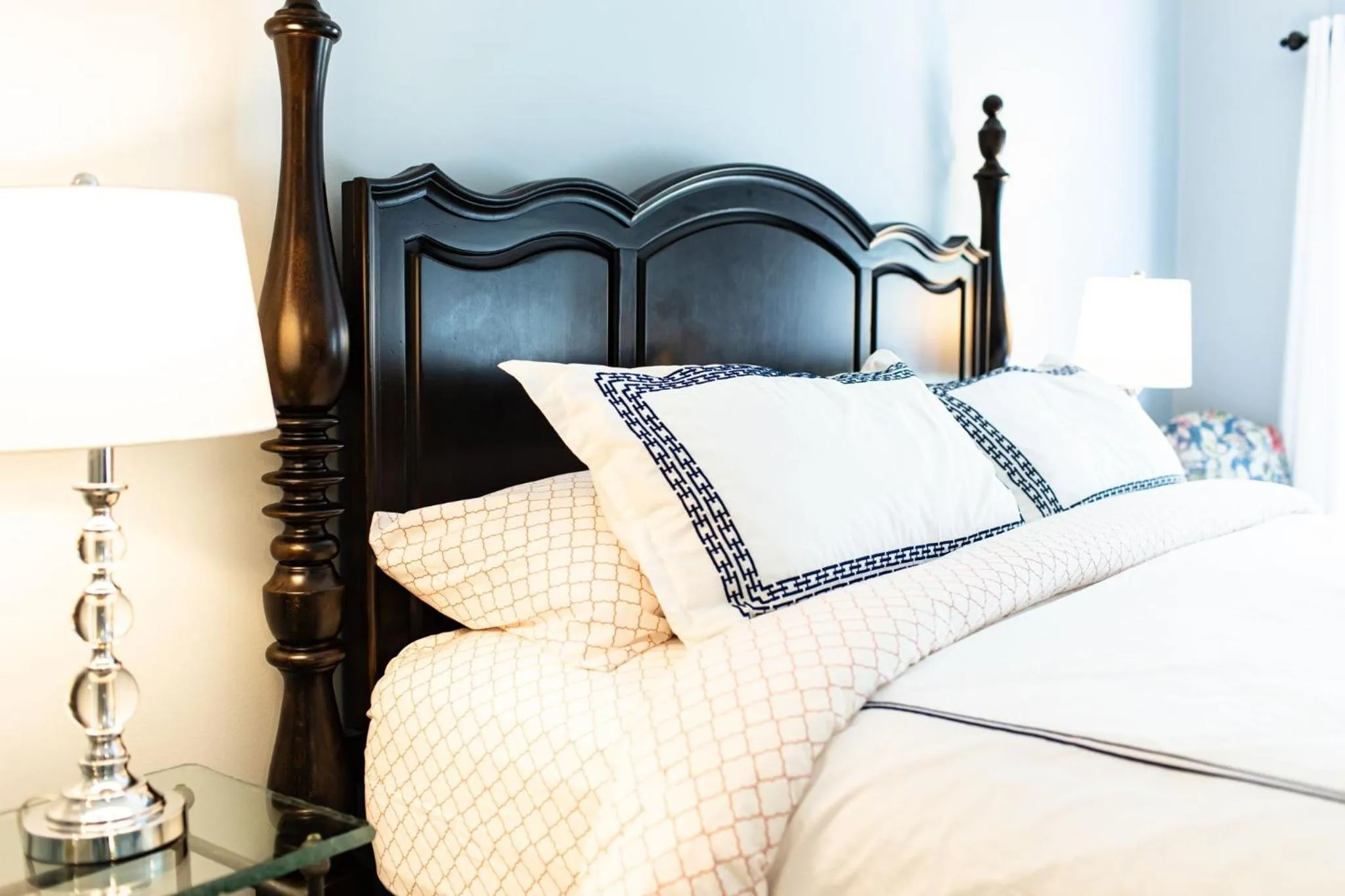 Bed in Biddle Point Inn