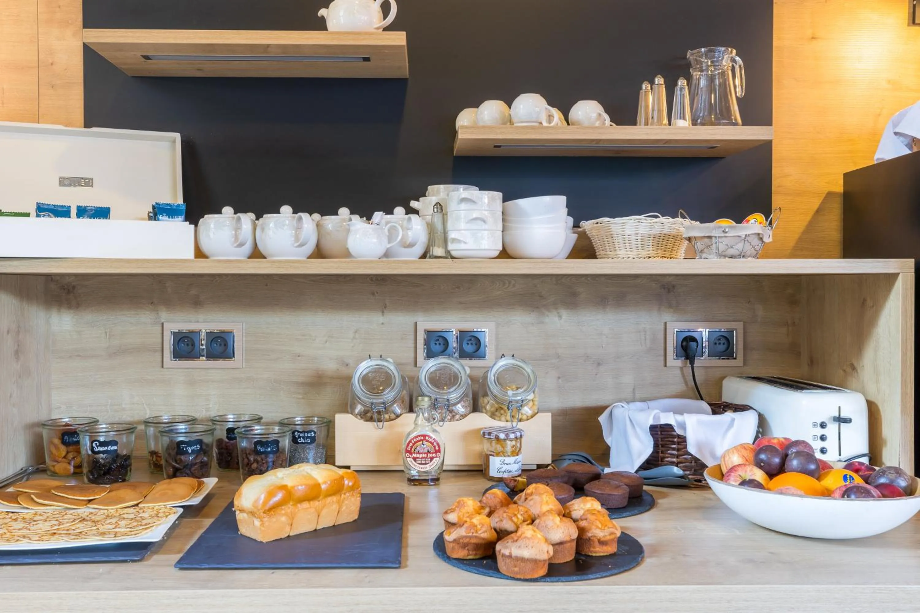 Food and drinks in Le Moulin Du Landion Hôtel et Spa