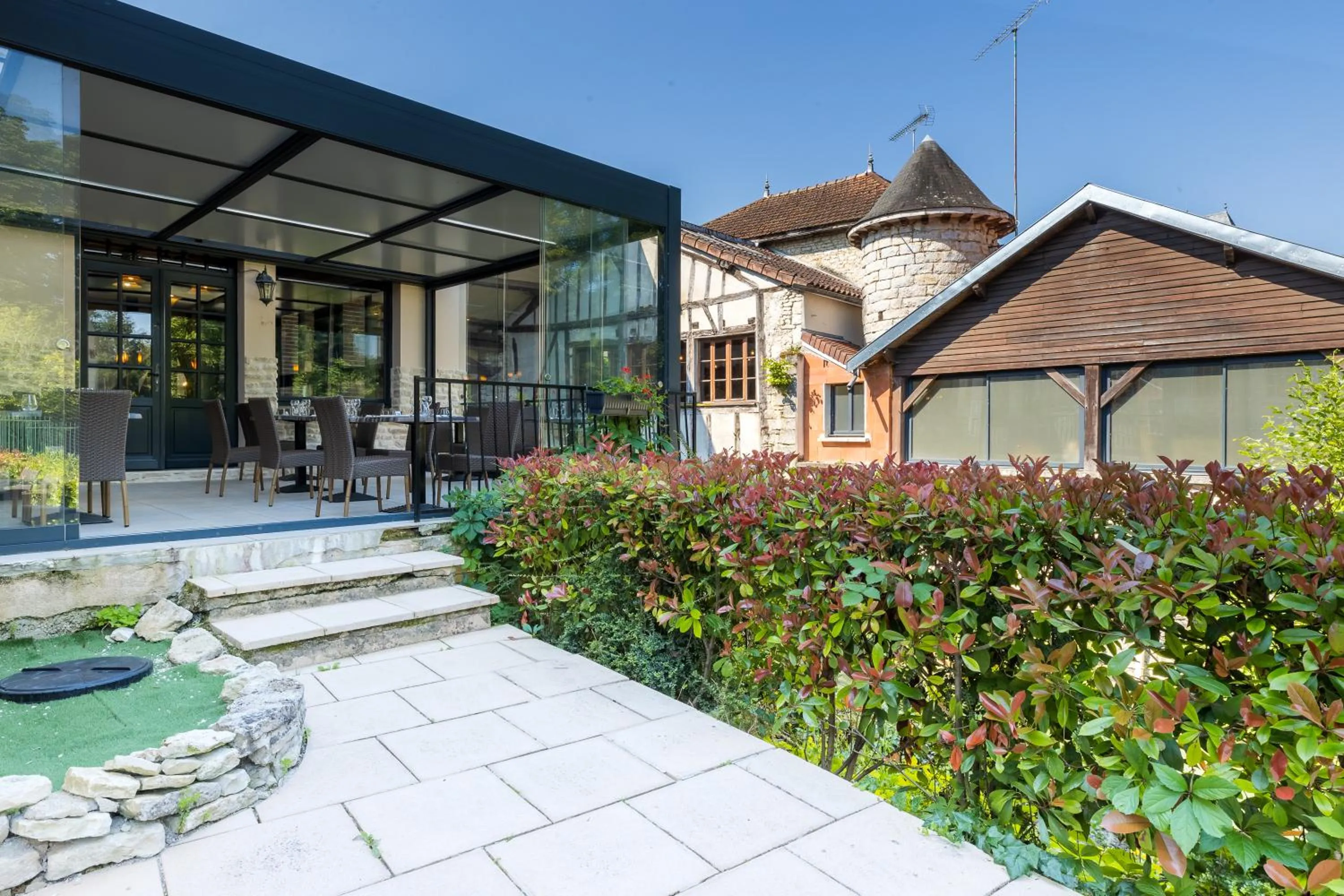 Property building in Le Moulin Du Landion Hôtel et Spa