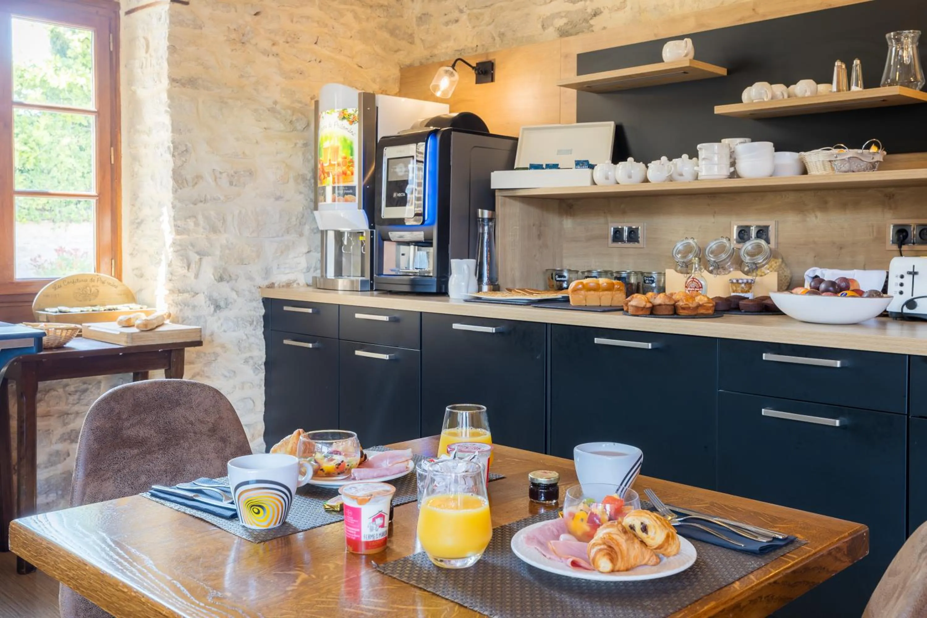 Property building in Le Moulin Du Landion Hôtel et Spa