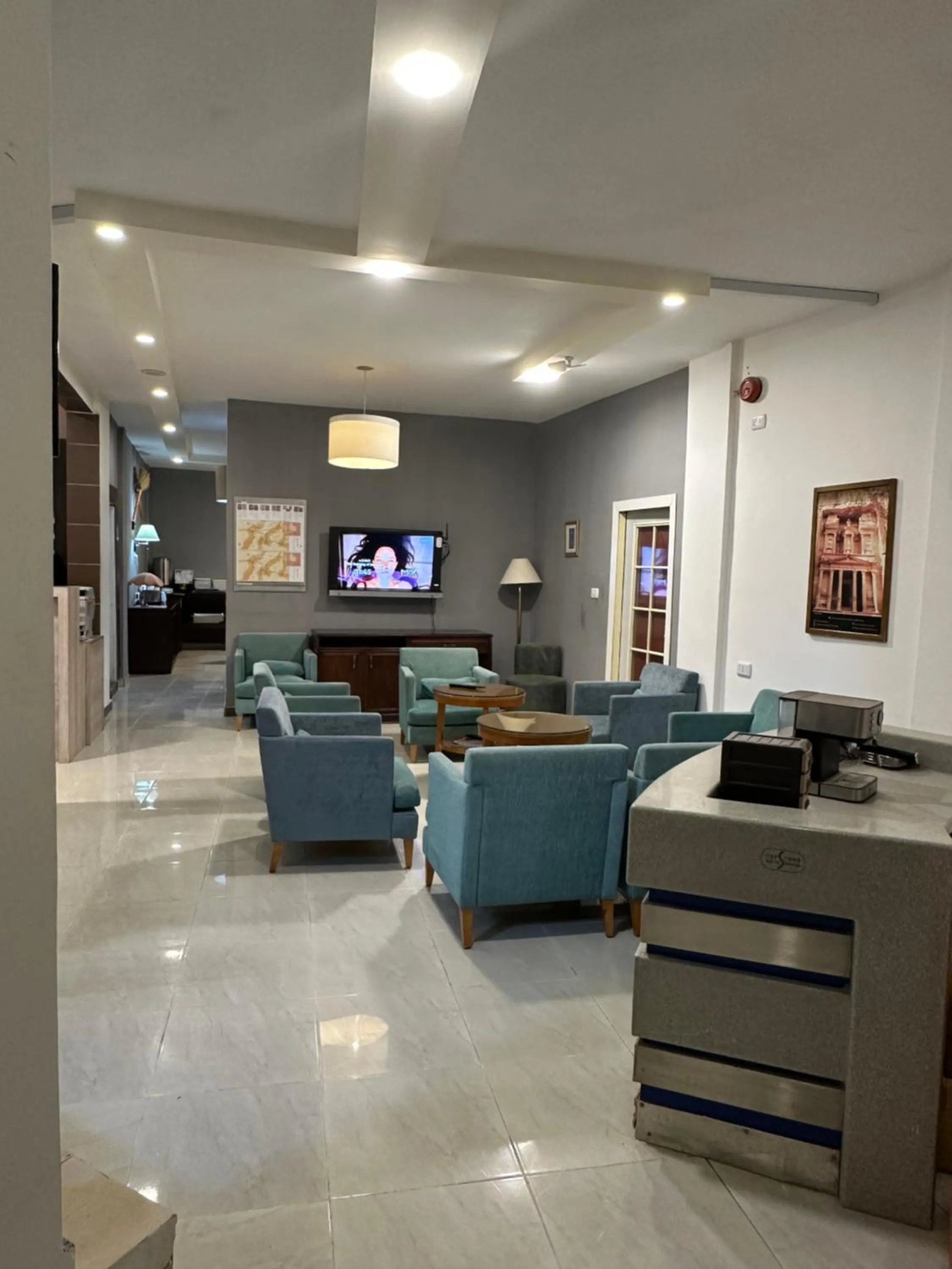 Communal lounge/ TV room in Petra Town Check-Inn