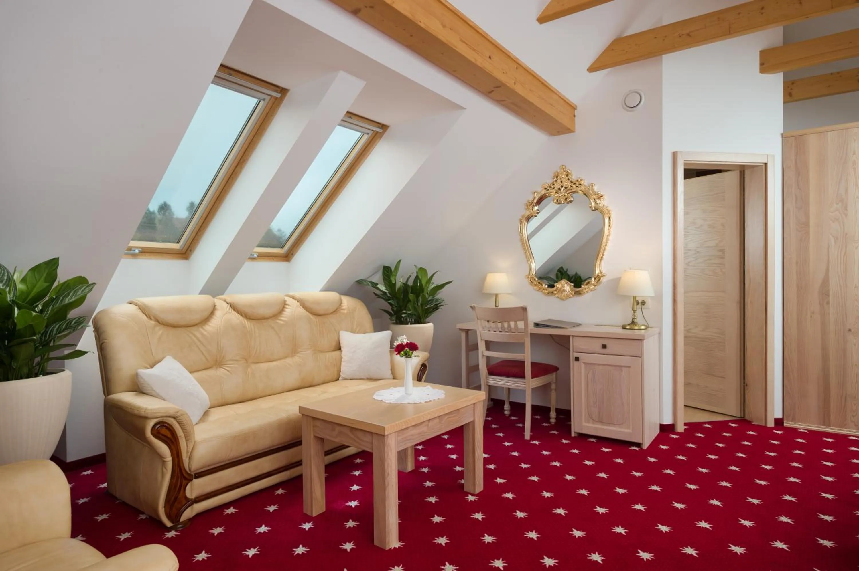 Communal lounge/ TV room in Hotel Planinka