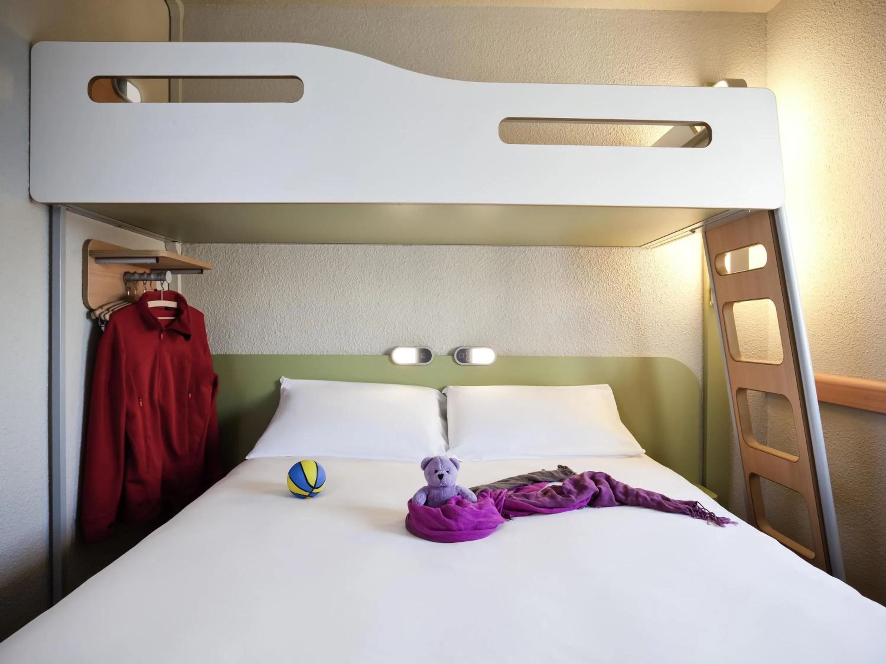 Bedroom, Bed in ibis budget Pontault Combault RN4 Marne La Vallée