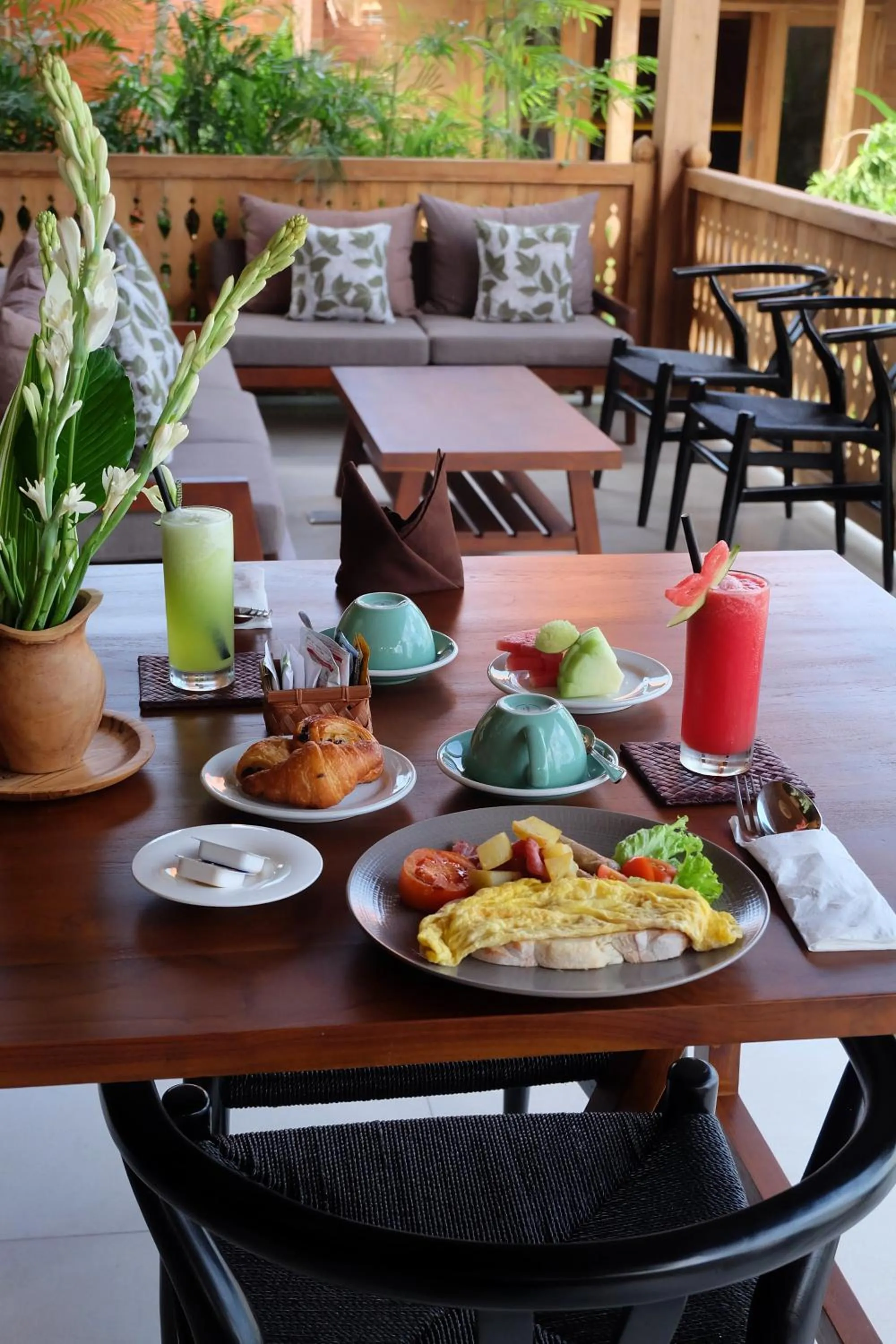 Food and drinks in Rimbun Canggu Villa