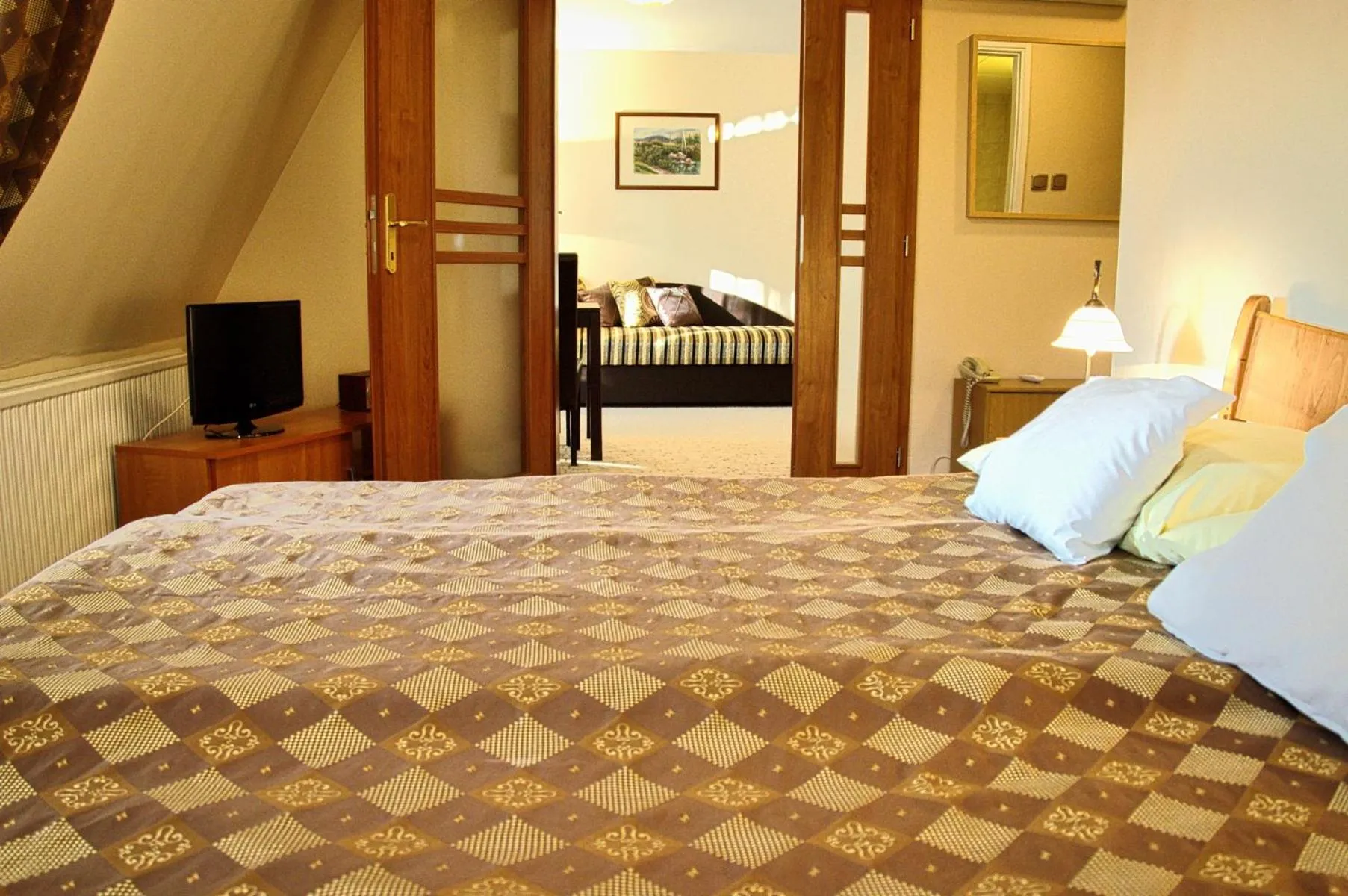 Bedroom, Bed in Viking Hotel