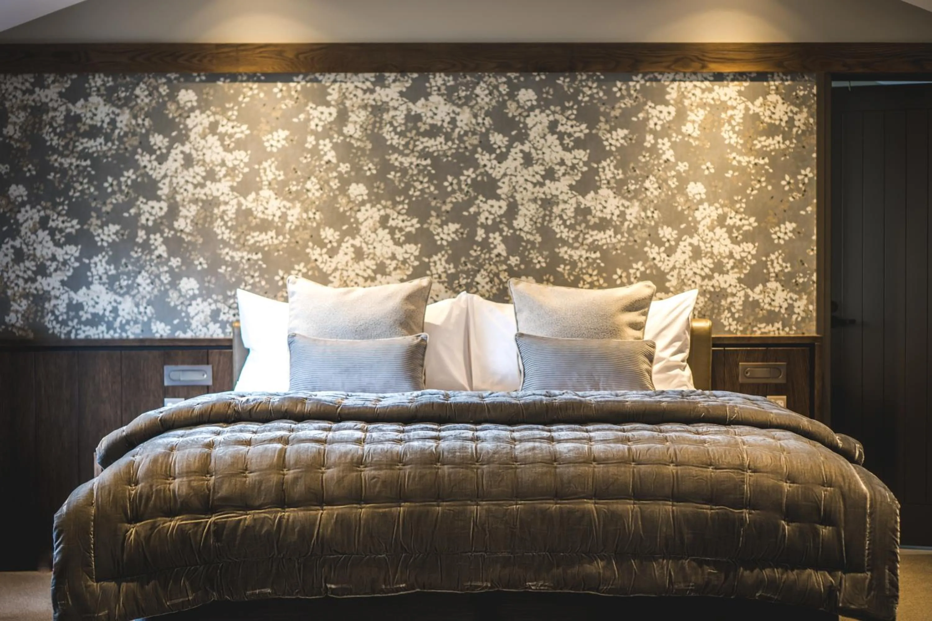 Bed in Gibbston Valley Lodge and Spa