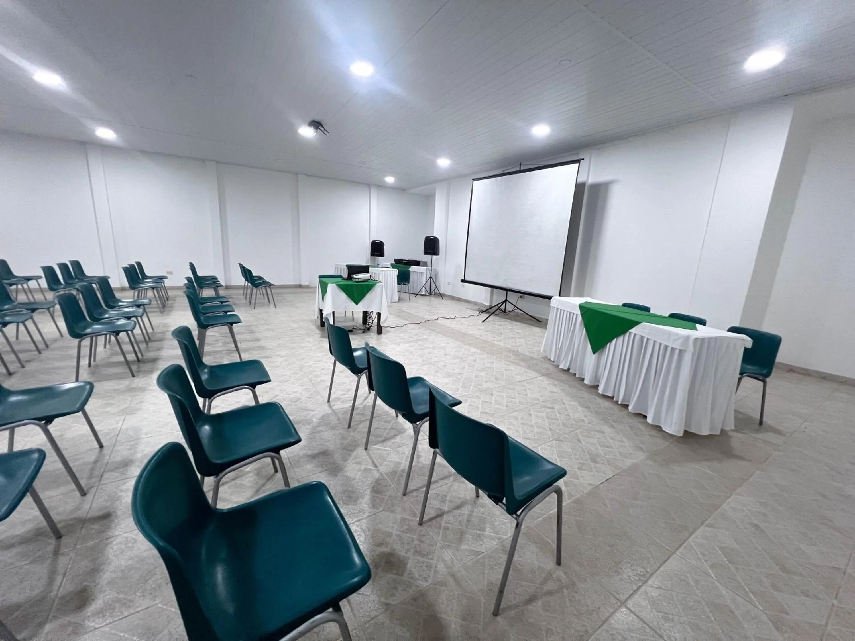 Business facilities in Hotel Anaconda