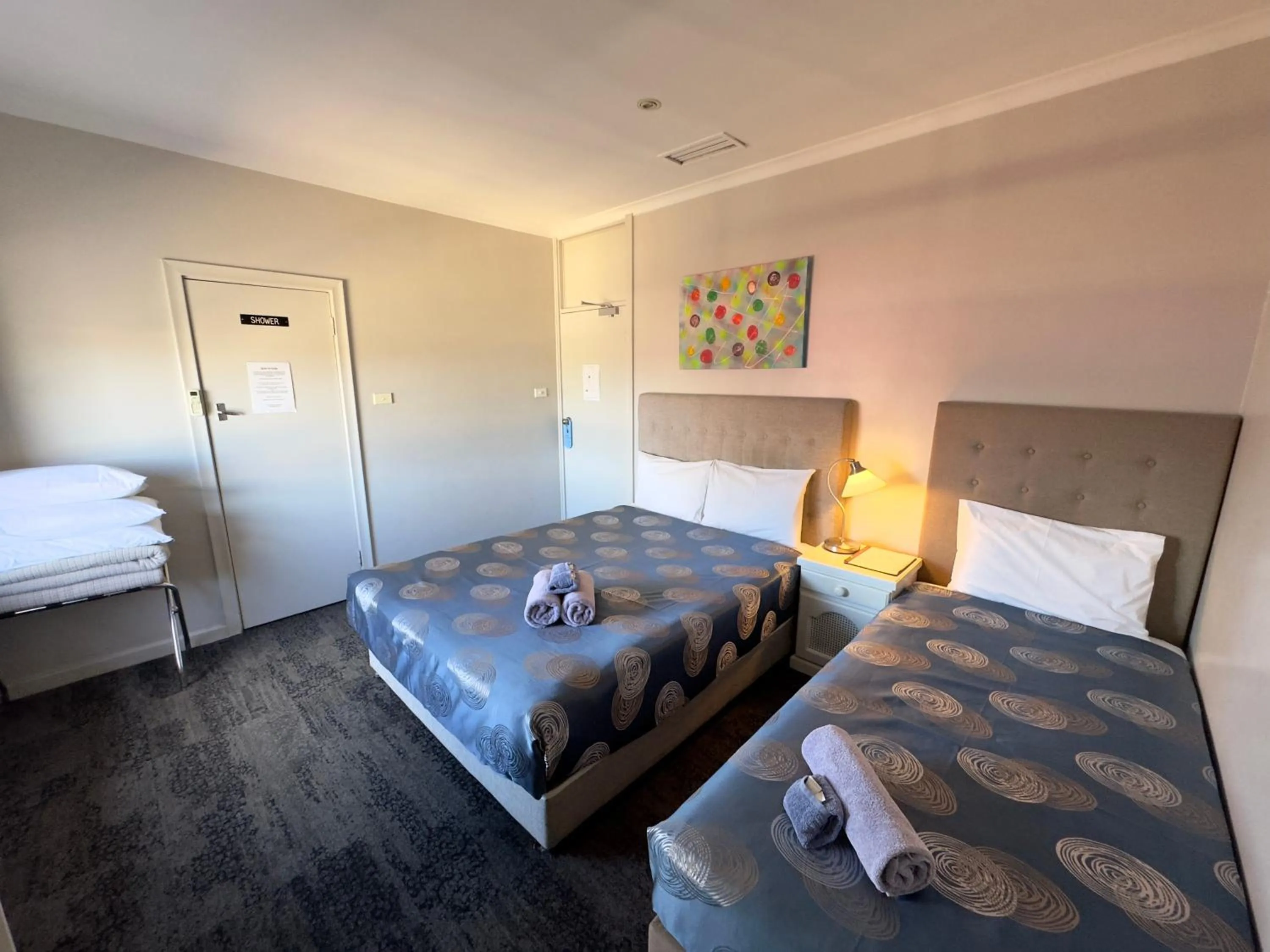 Bed in Tailem Bend Riverside Hotel