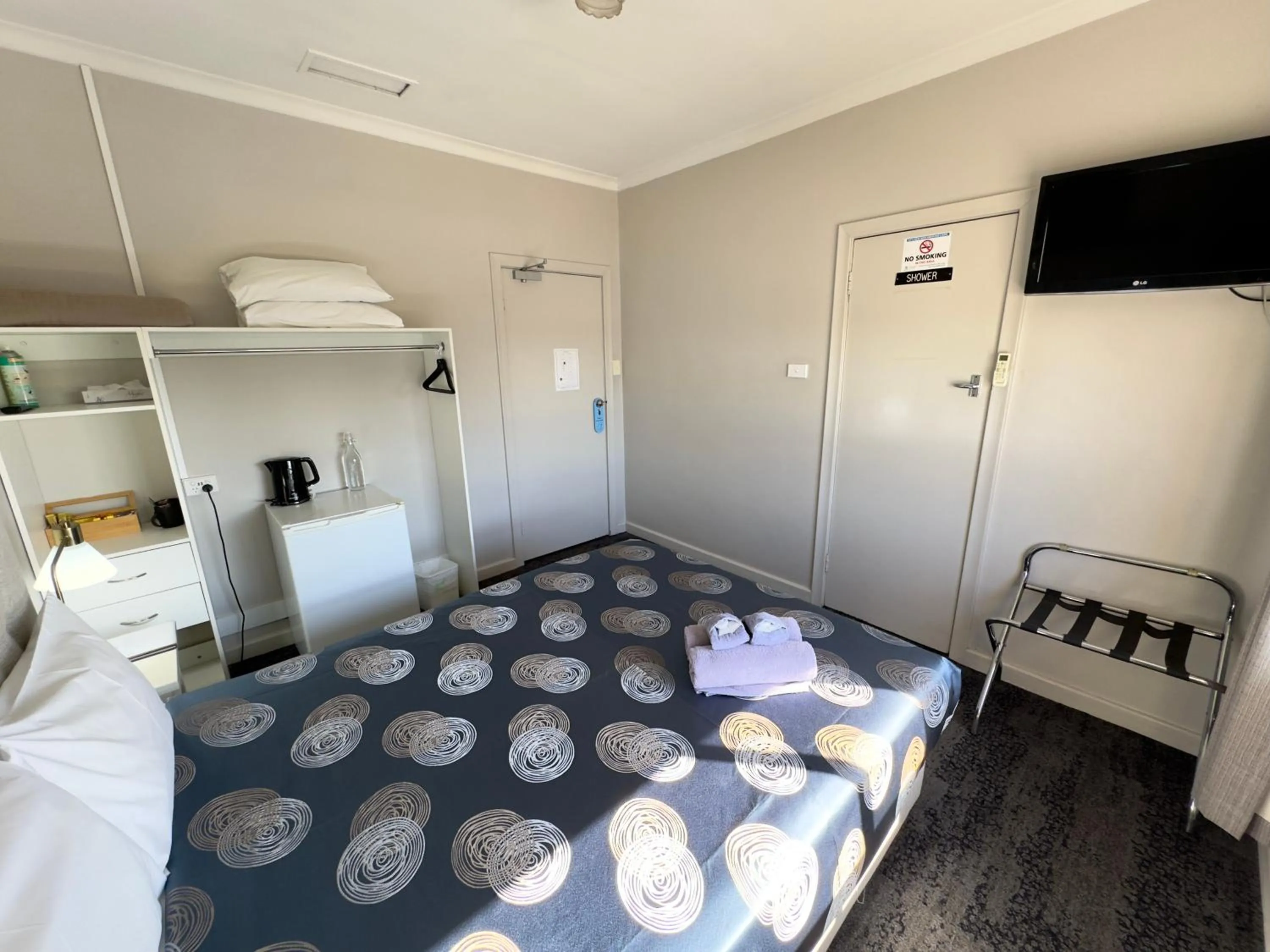 Bedroom, Bed in Tailem Bend Riverside Hotel