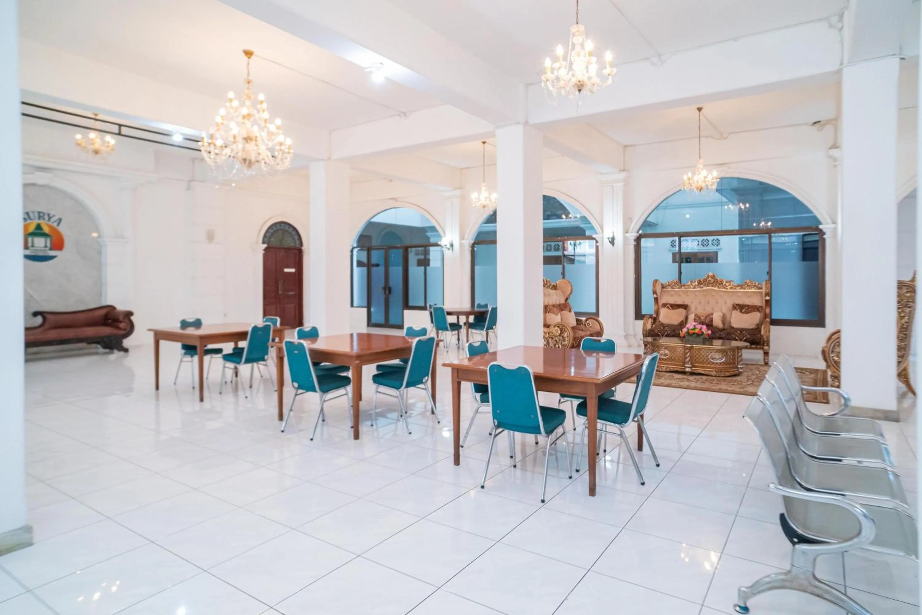 Living room in RedDoorz Plus at Hotel Surya Solo