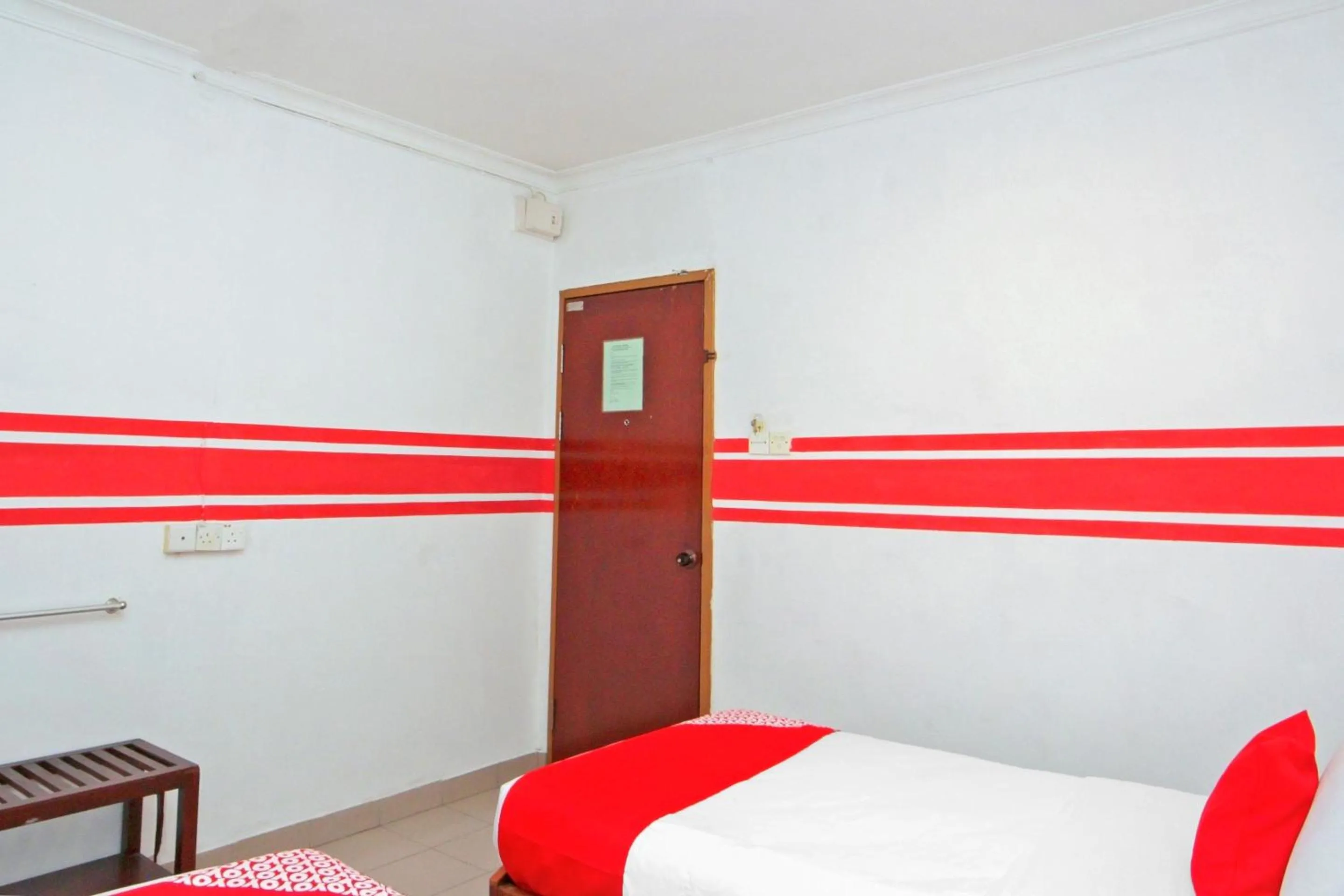 Bedroom, Bed in OYO 1173 Mandyrin Hotel