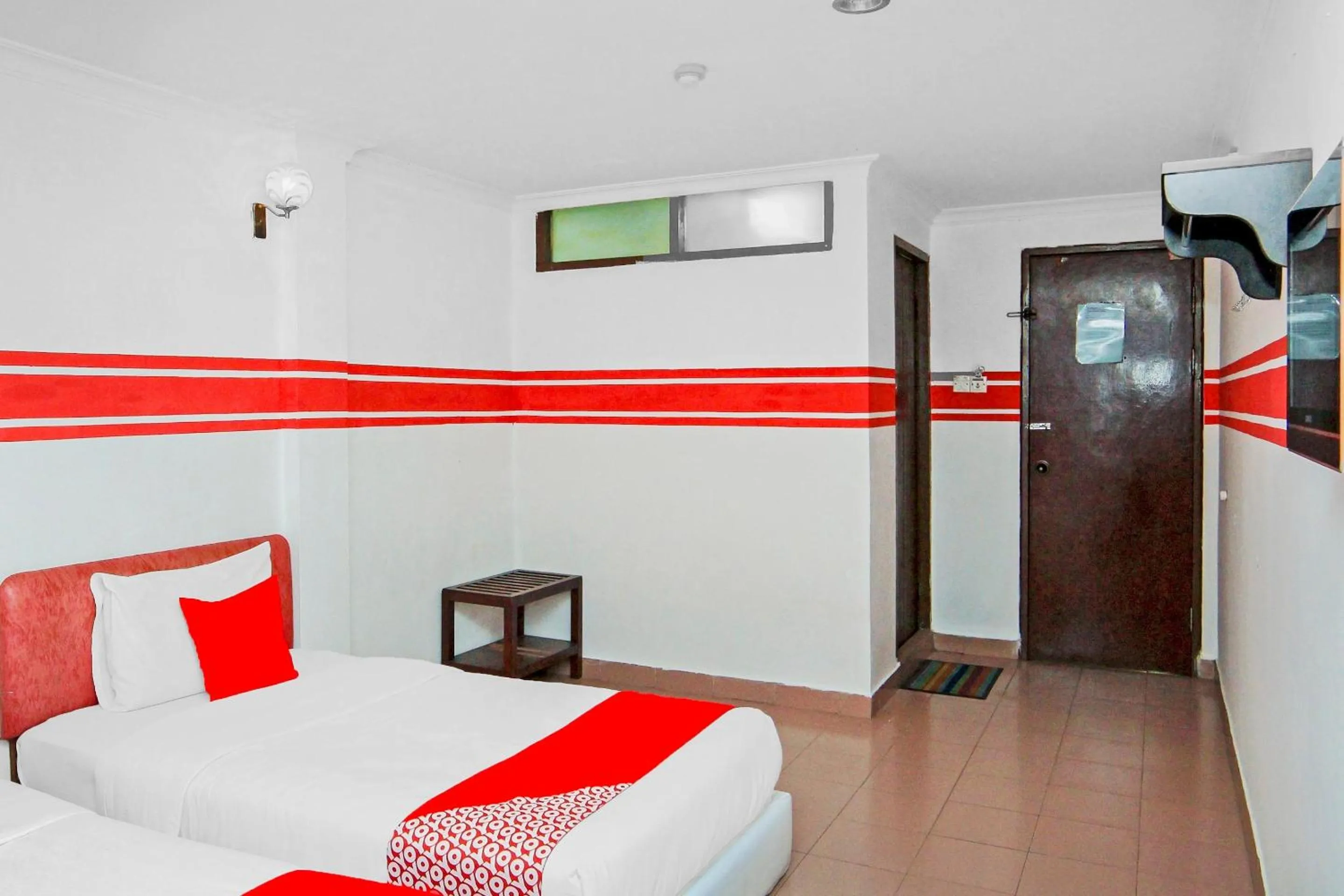 Bedroom, Bed in OYO 1173 Mandyrin Hotel