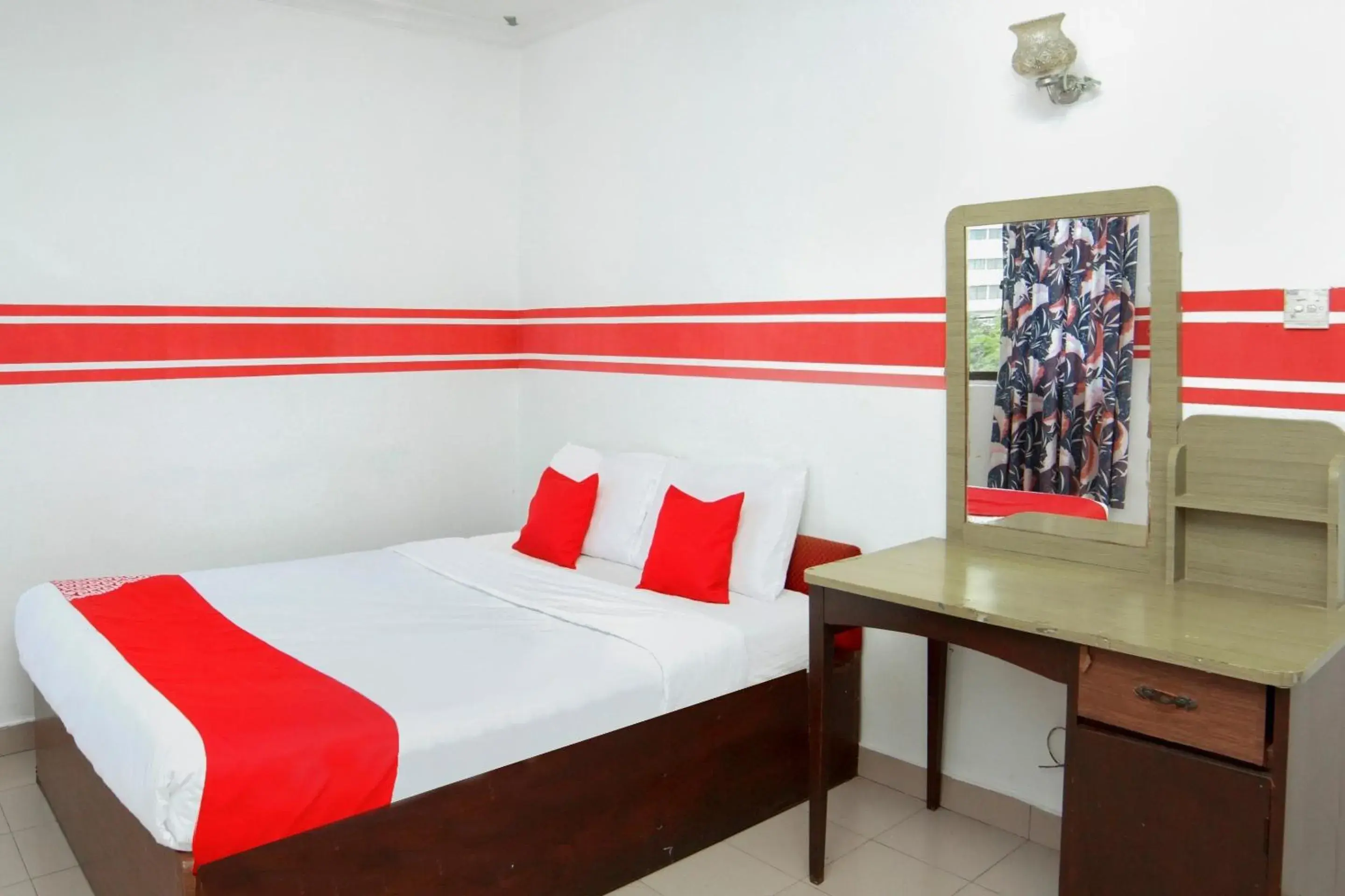 Deluxe Double Room - single occupancy in OYO 1173 Mandyrin Hotel Deluxe Double Room - single occupancy in OYO 1173 Mandyrin Hotel