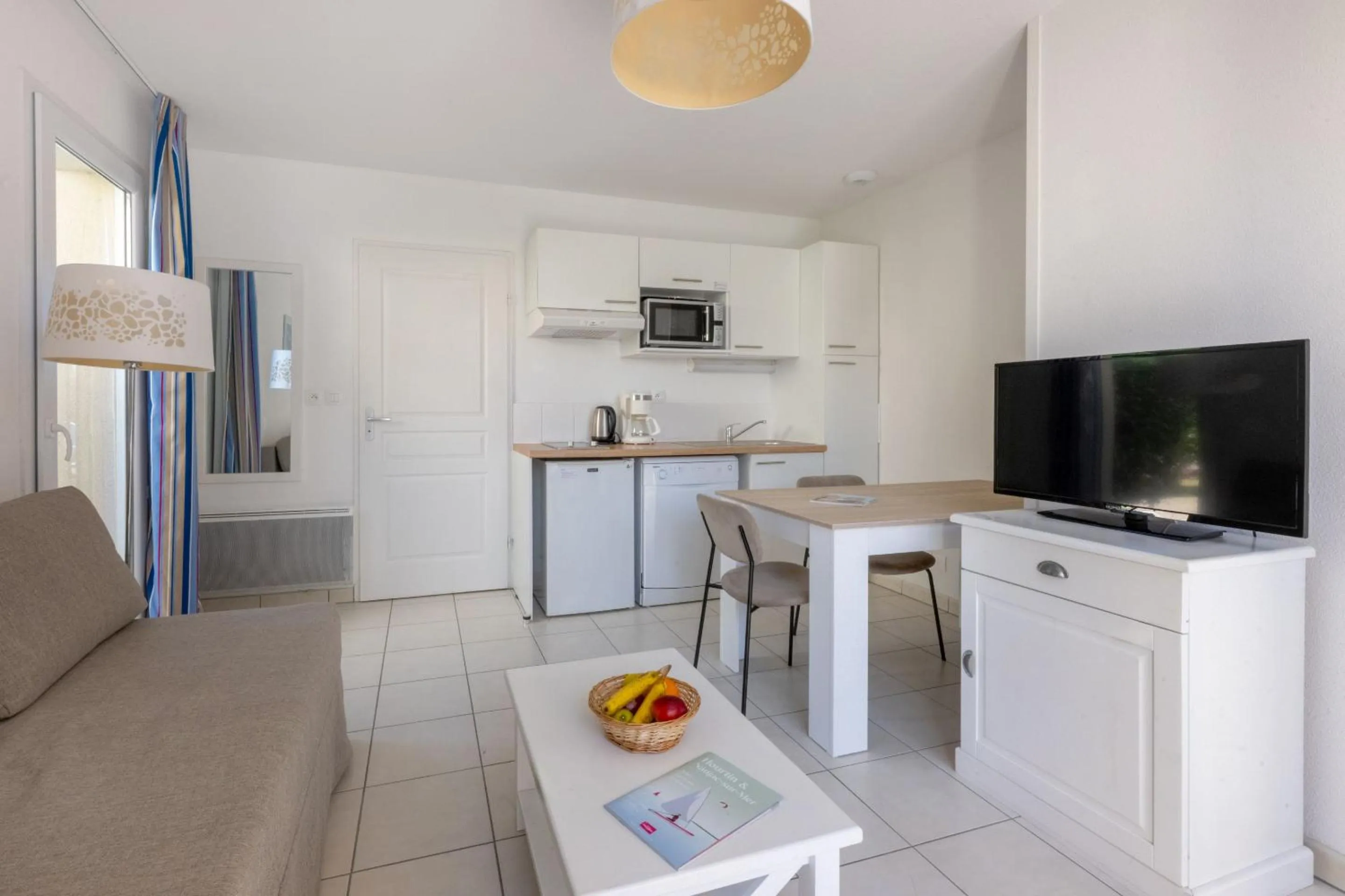 Dining area in Résidence Odalys Le Petit Pont