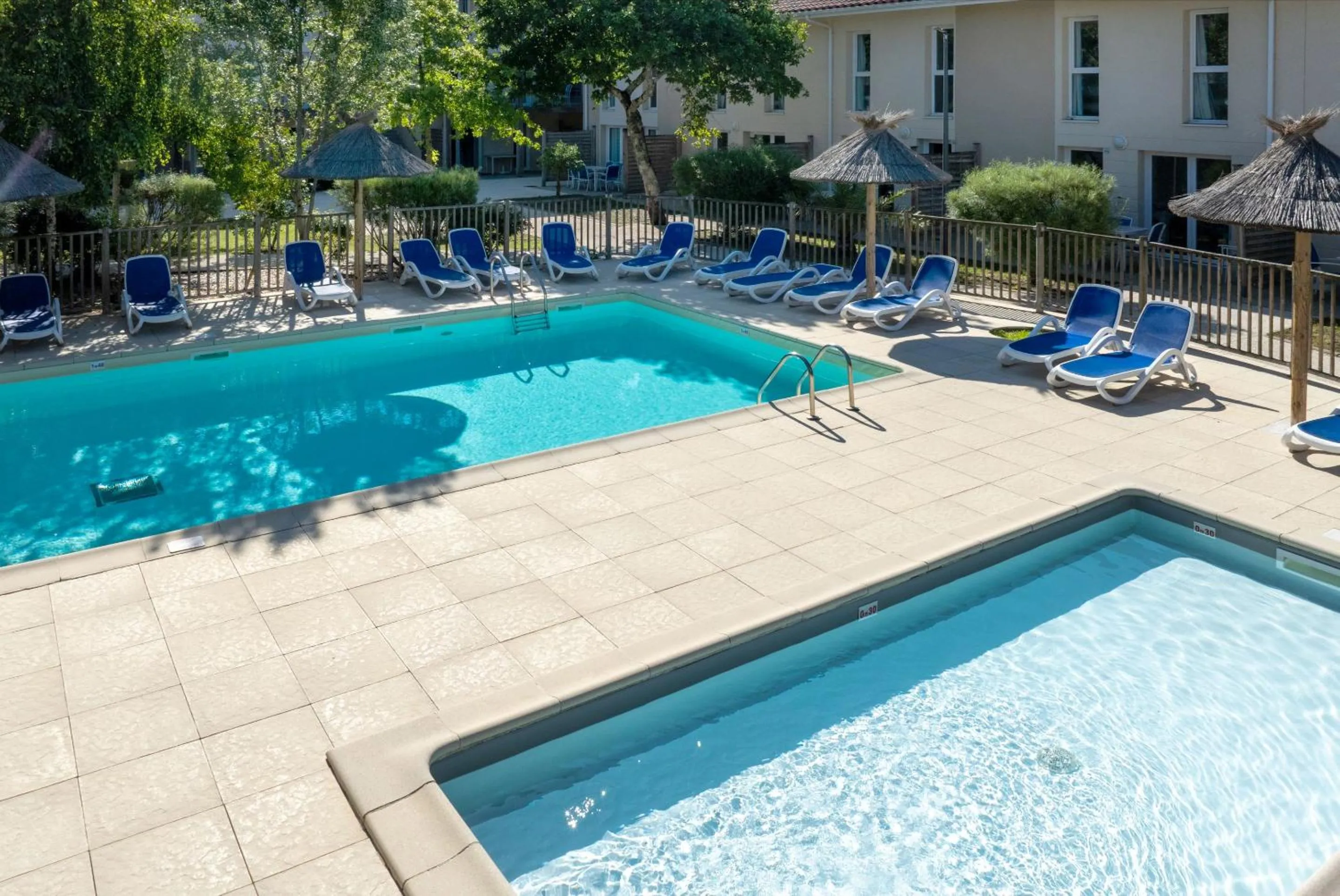 Swimming pool in Résidence Odalys Le Petit Pont
