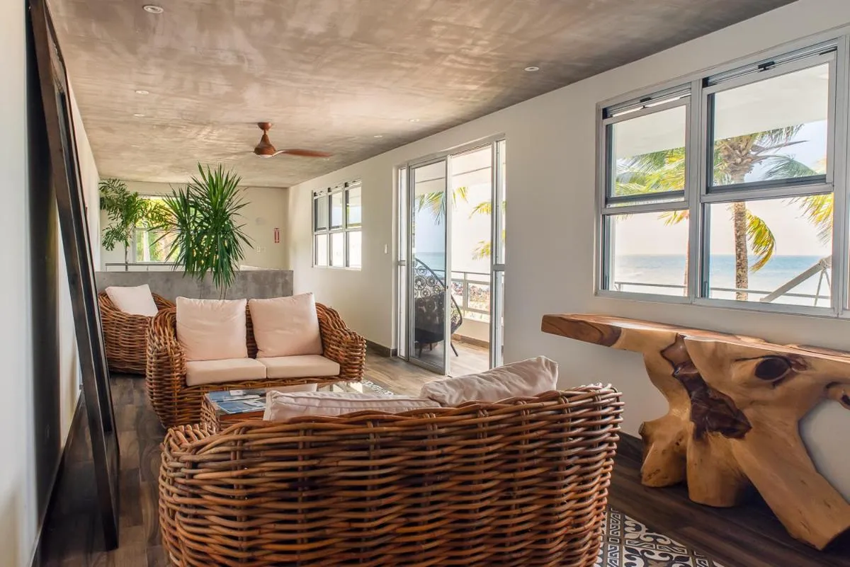 Lounge or bar in Numero Uno Beach House